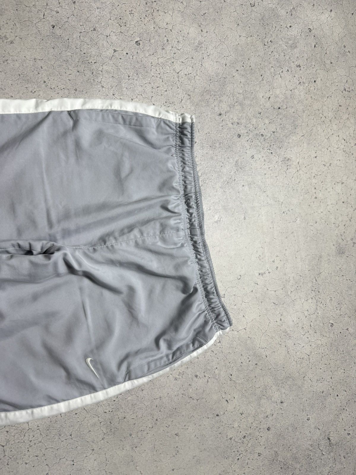 Nike Nike Nylon Vintage Baggy Track Pants Drill Swoosh Y2K Size US 32 / EU 48 - 3 Thumbnail