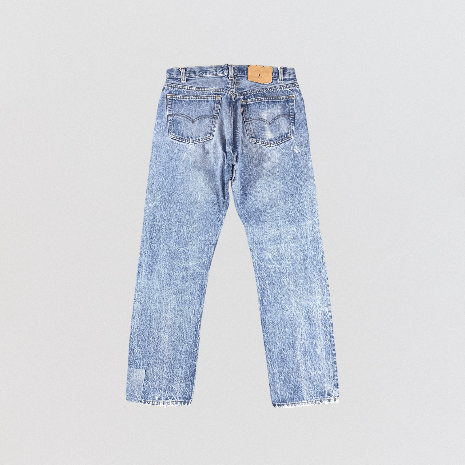 Levi's Vintage 80s Light Wash Levis 501 Jeans-JM868 Size US 32 / EU 48 - 2 Thumbnail