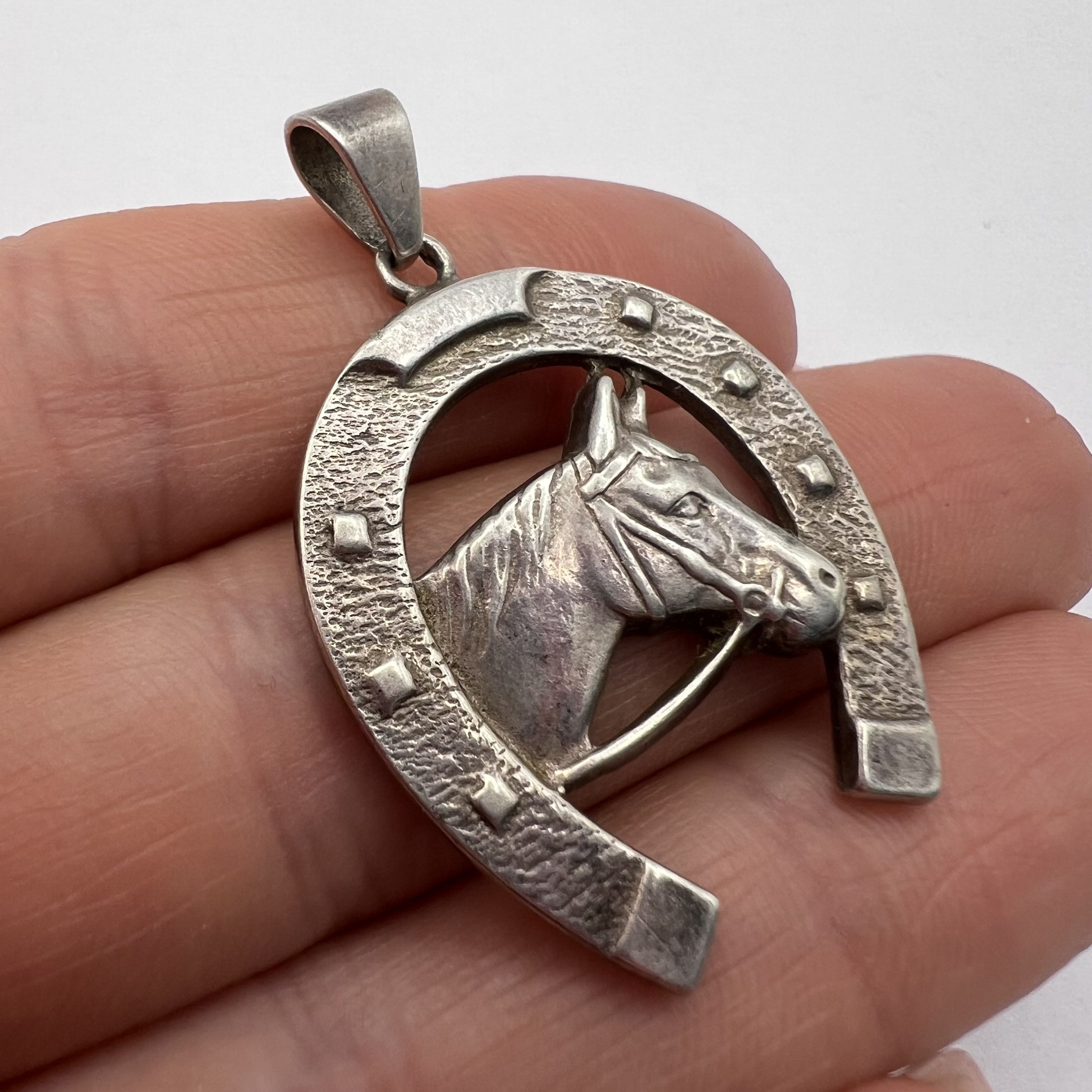 Sterling Silver Vintage Sterling Silver 925 Horseshoe Horse Pendant 7.3g Size ONE SIZE - 1 Thumbnail