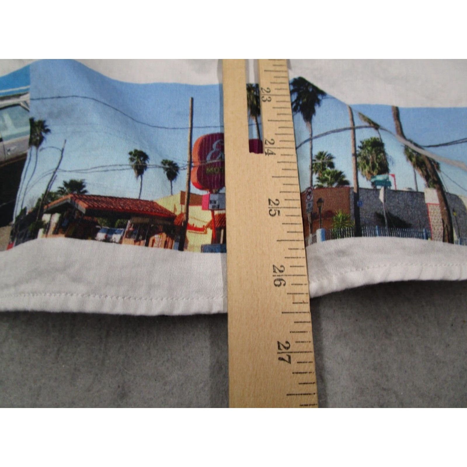 UNTUCKit VINTAGE UNTUCKit Men's Shirt Short Sleeve Button-Up Cotton Blend Geometric Art 90s White Large Size US L / EU 52-54 / 3 - 7 Thumbnail