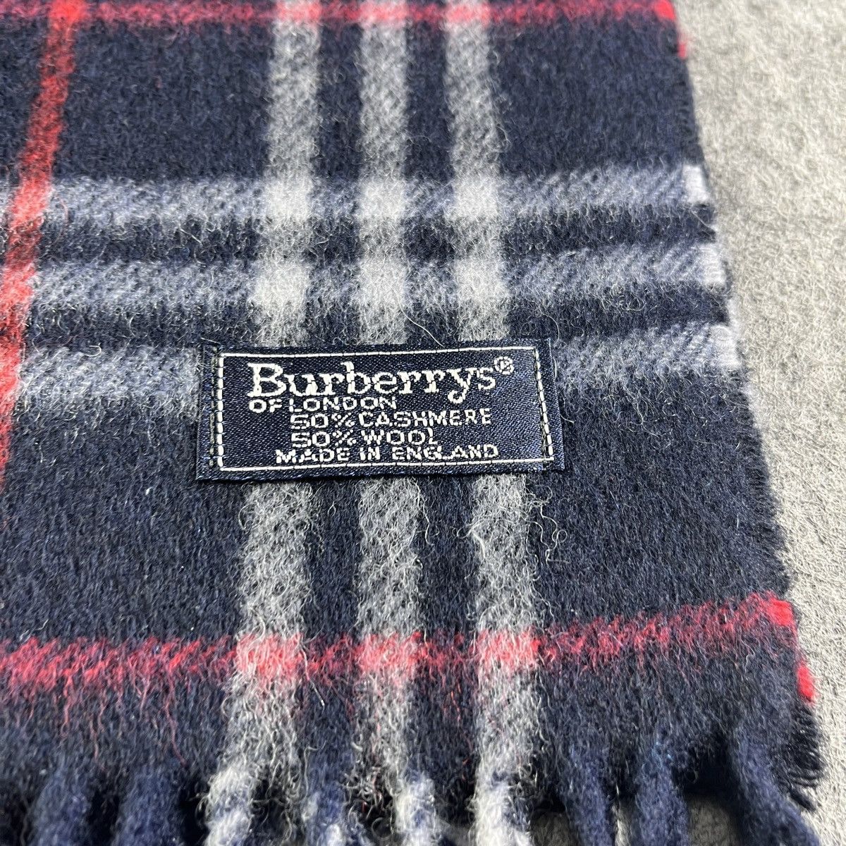 Burberry Burberry Scarf / Muffler / Neckwear T822 Size ONE SIZE - 8 Thumbnail
