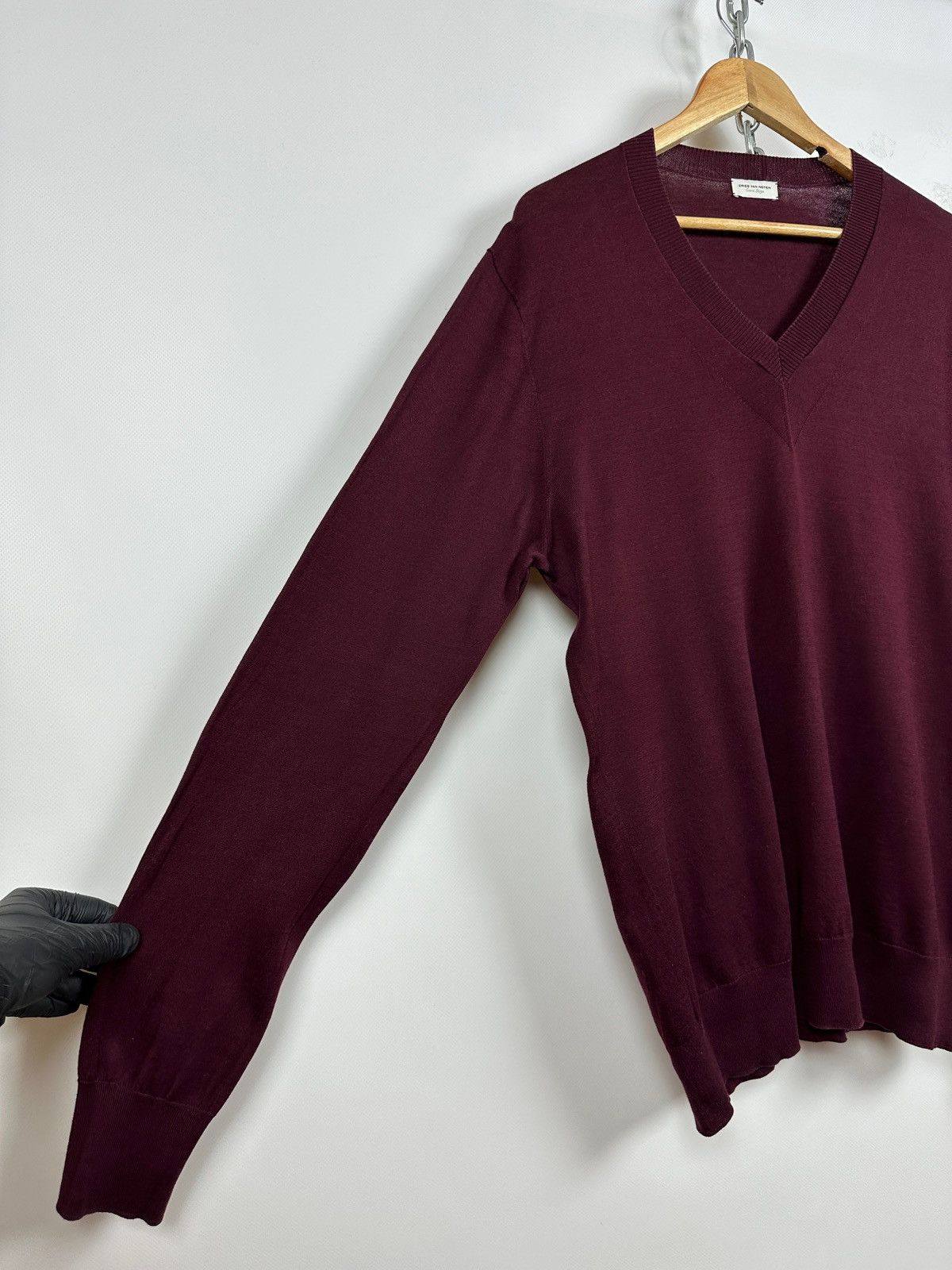 Dries Van Noten Dries Van Noten Burgundy V-Neck Lightweight Sweater Pullover Size US XL / EU 56 / 4 - 10 Thumbnail