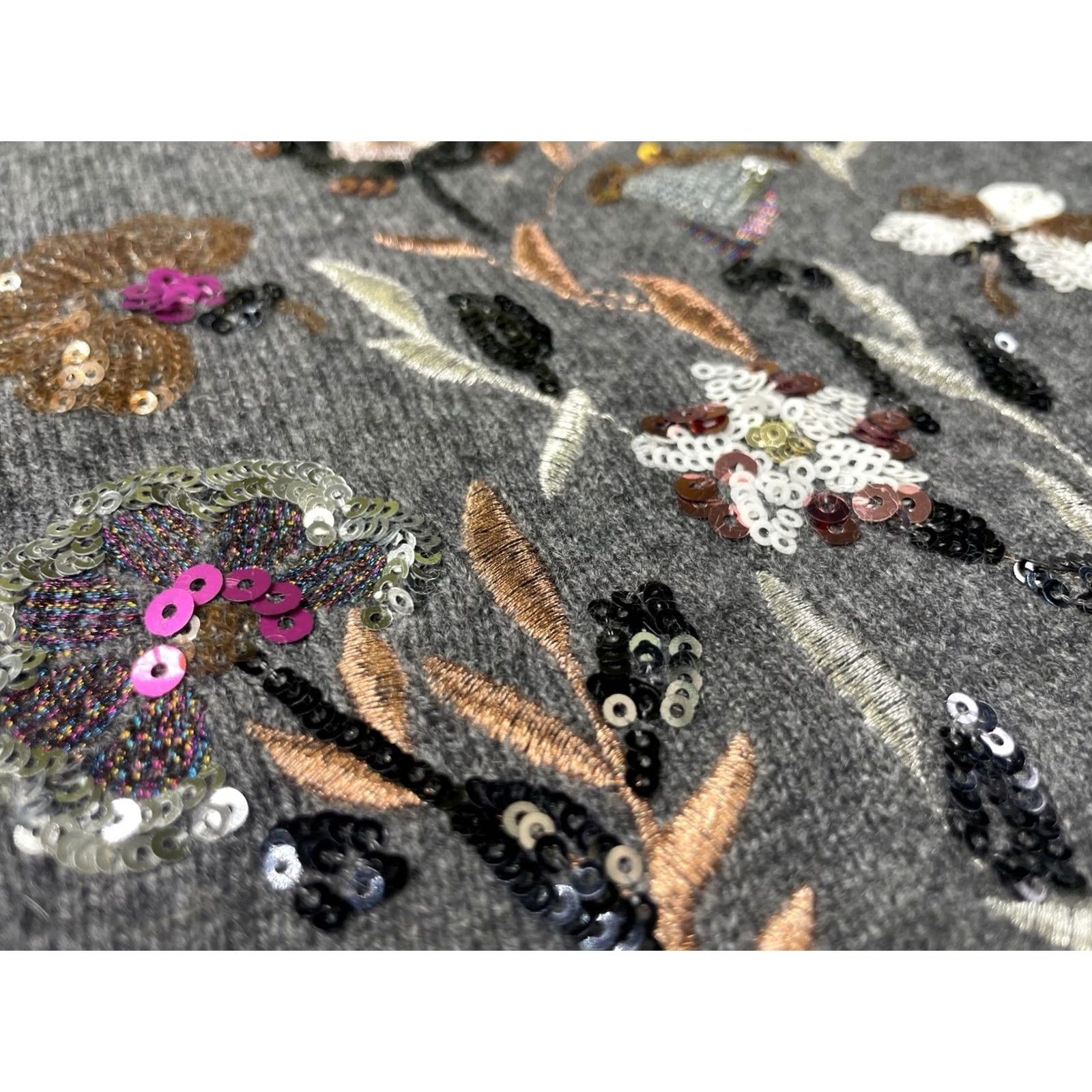 AQUA Aqua Cashmere Sweater Gray Crew neck Floral Knit Size XS Embellished Size XS / US 0-2 / IT 36-38 - 4 Thumbnail