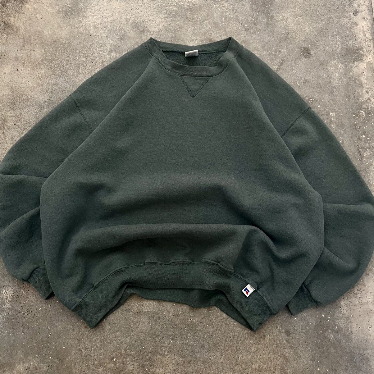 Russell Athletic Essential vintage y2k Russel forest green blank crewneck Size US XL / EU 56 / 4 - 1 Thumbnail