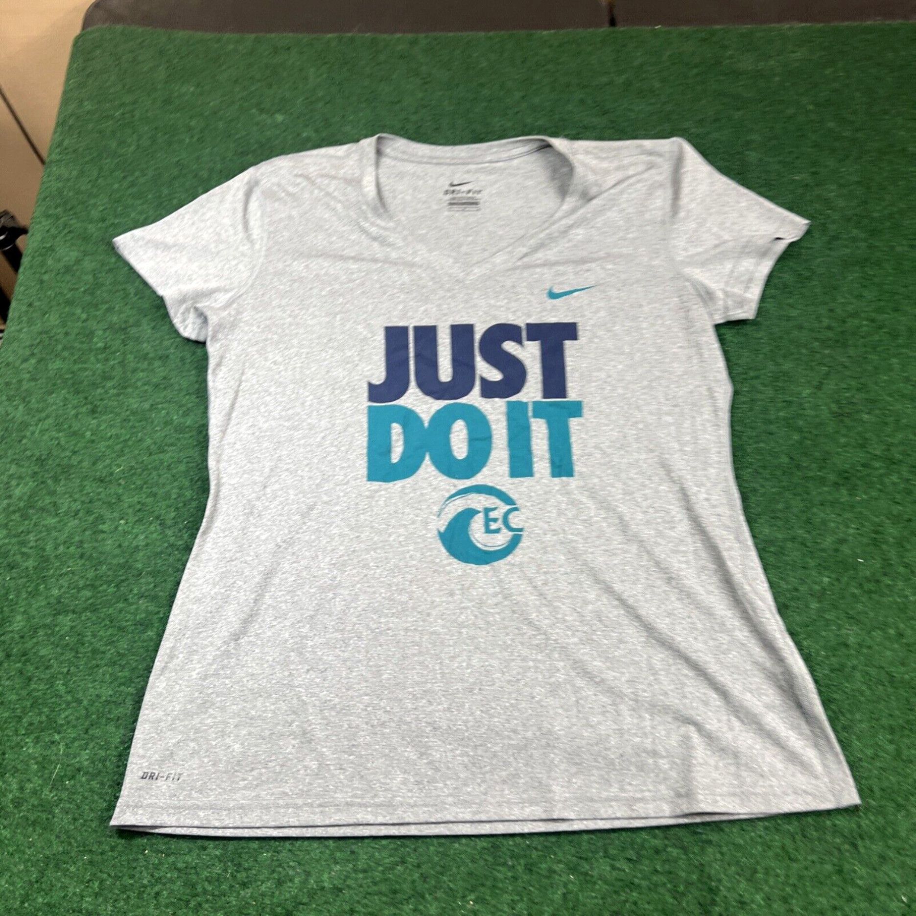 Nike Nike Shirt Womens Large Gray Just Do It Athletic Running Gym Slim Fit Ladies Size L / US 10 / IT 46 - 1 Thumbnail