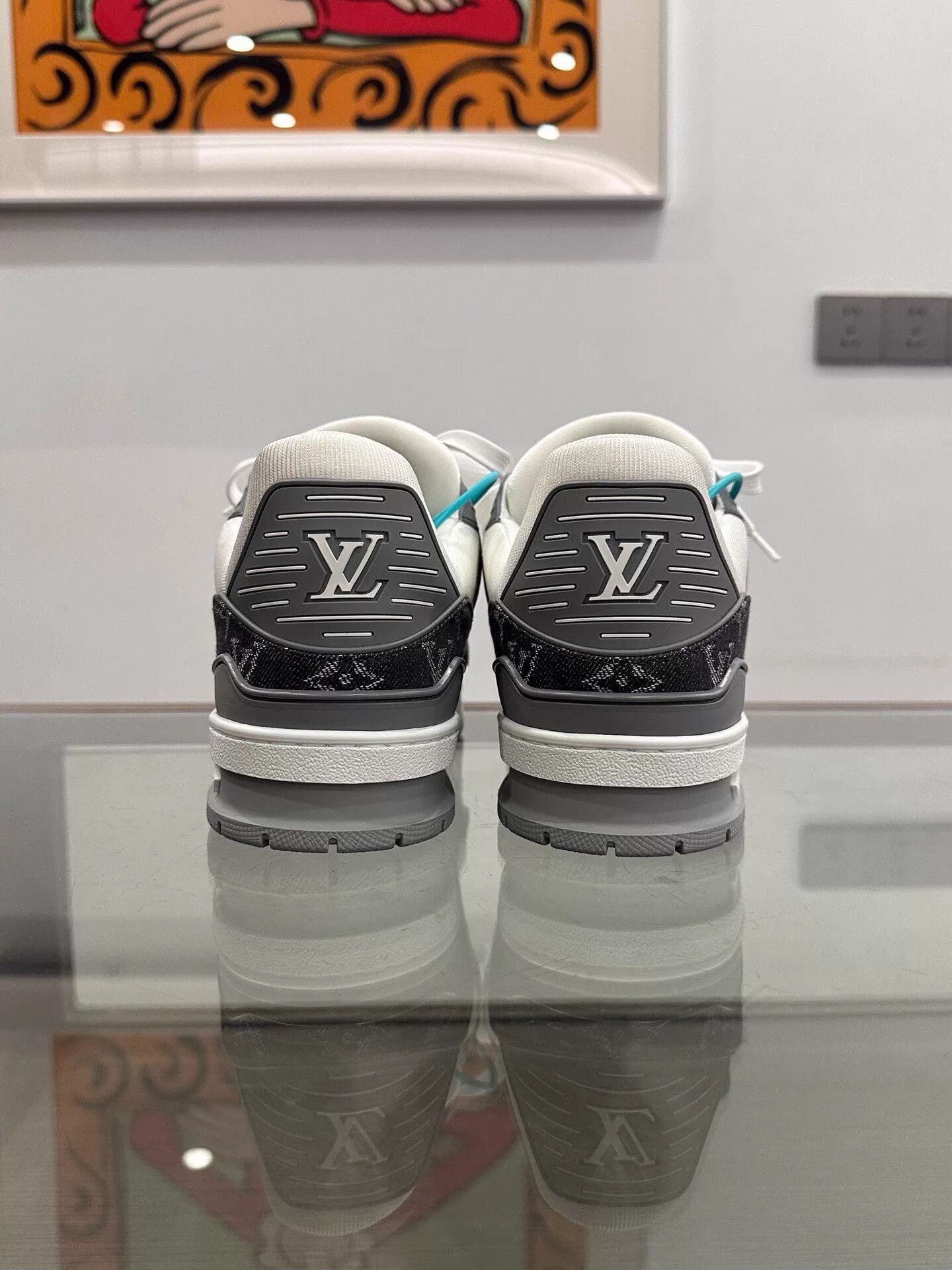 Louis Vuitton LV Men's Trainer Gray & White Monogram Uk8/42 Size US 9 / EU 42 - 5 Thumbnail