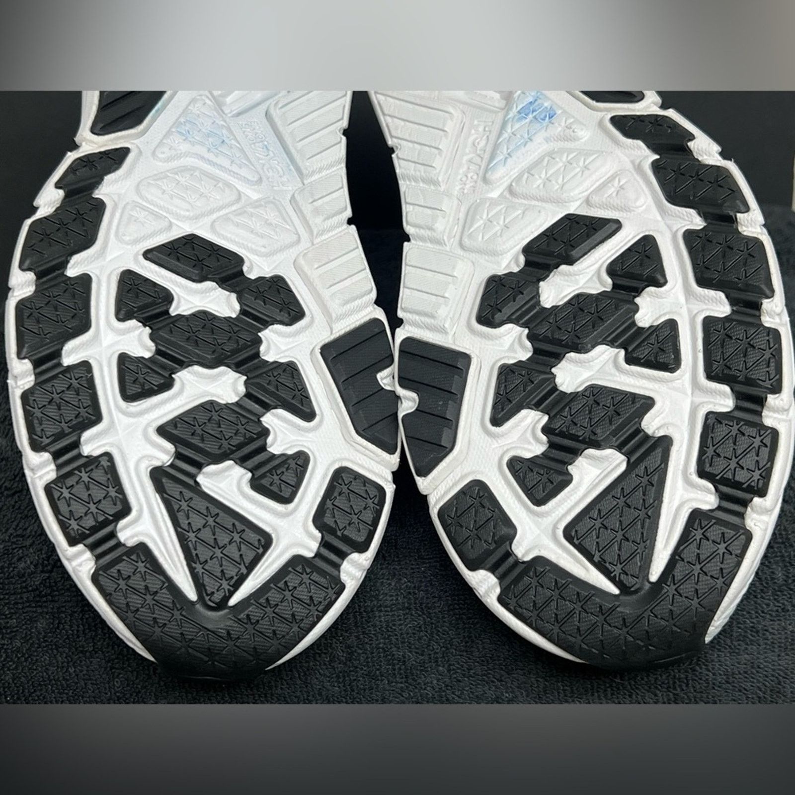 Hoka Hoka One One Arahi 7 Mens Blanc de Blanc Shoes 9.5 D NWOB Size US 9.5 / EU 42-43 - 10 Thumbnail