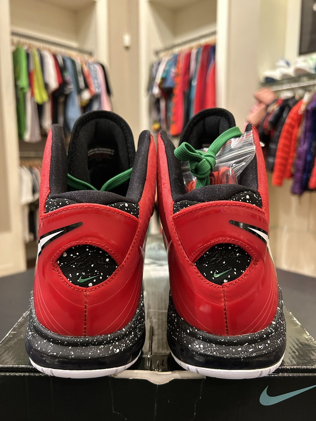 Nike Nike Lebron 8 V/2 ‘Christmas’ Size US 10.5 / EU 43-44 - 3 Thumbnail
