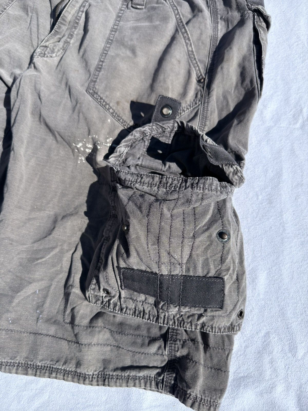 Vintage Natural distressed Grey cargo workwear shorts Size US 32 / EU 48 - 5 Thumbnail