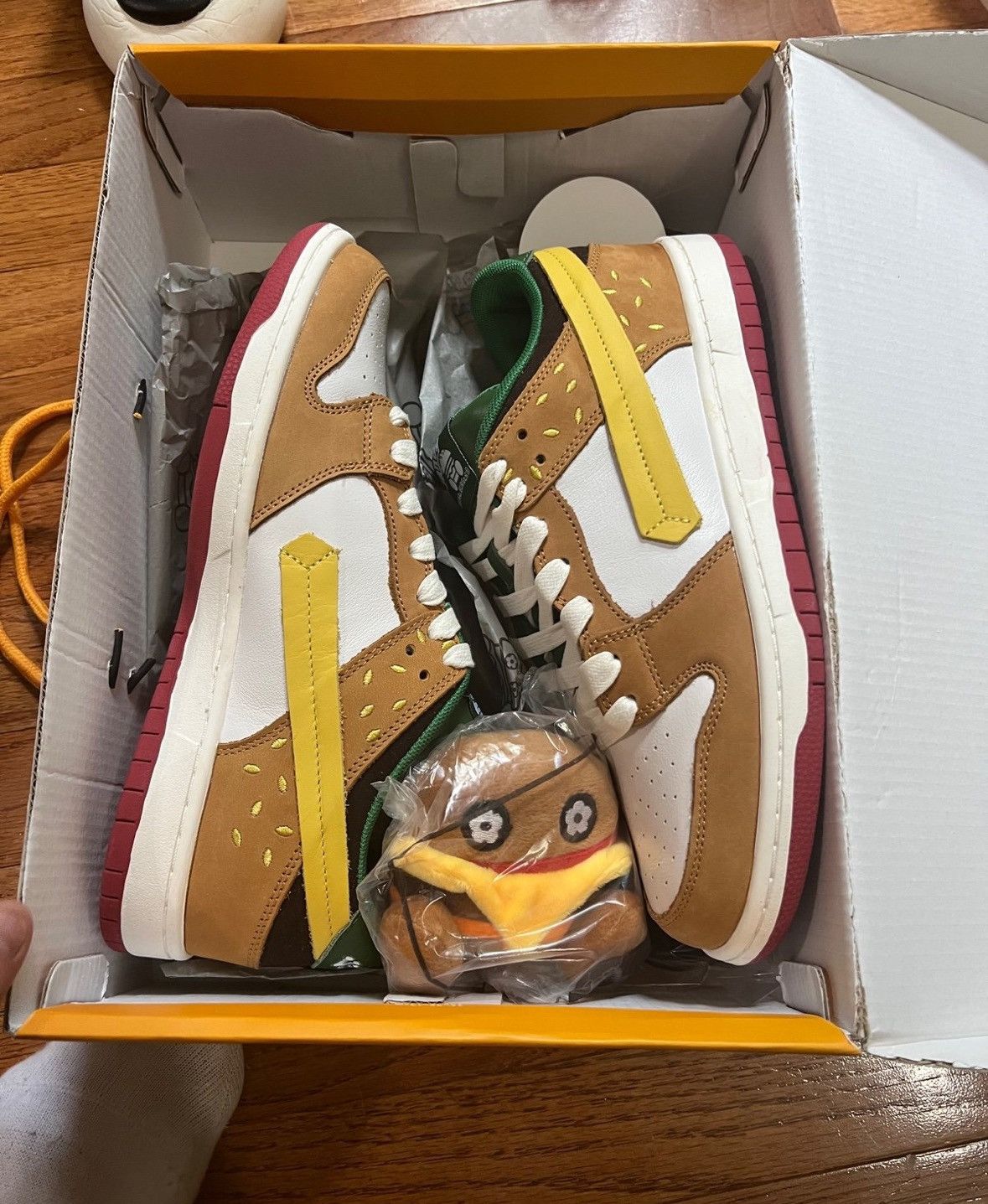 Vandy The Pink Vandy the pink burger dunk version 1 (F&F) Size US 9 / EU 42 - 2 Thumbnail