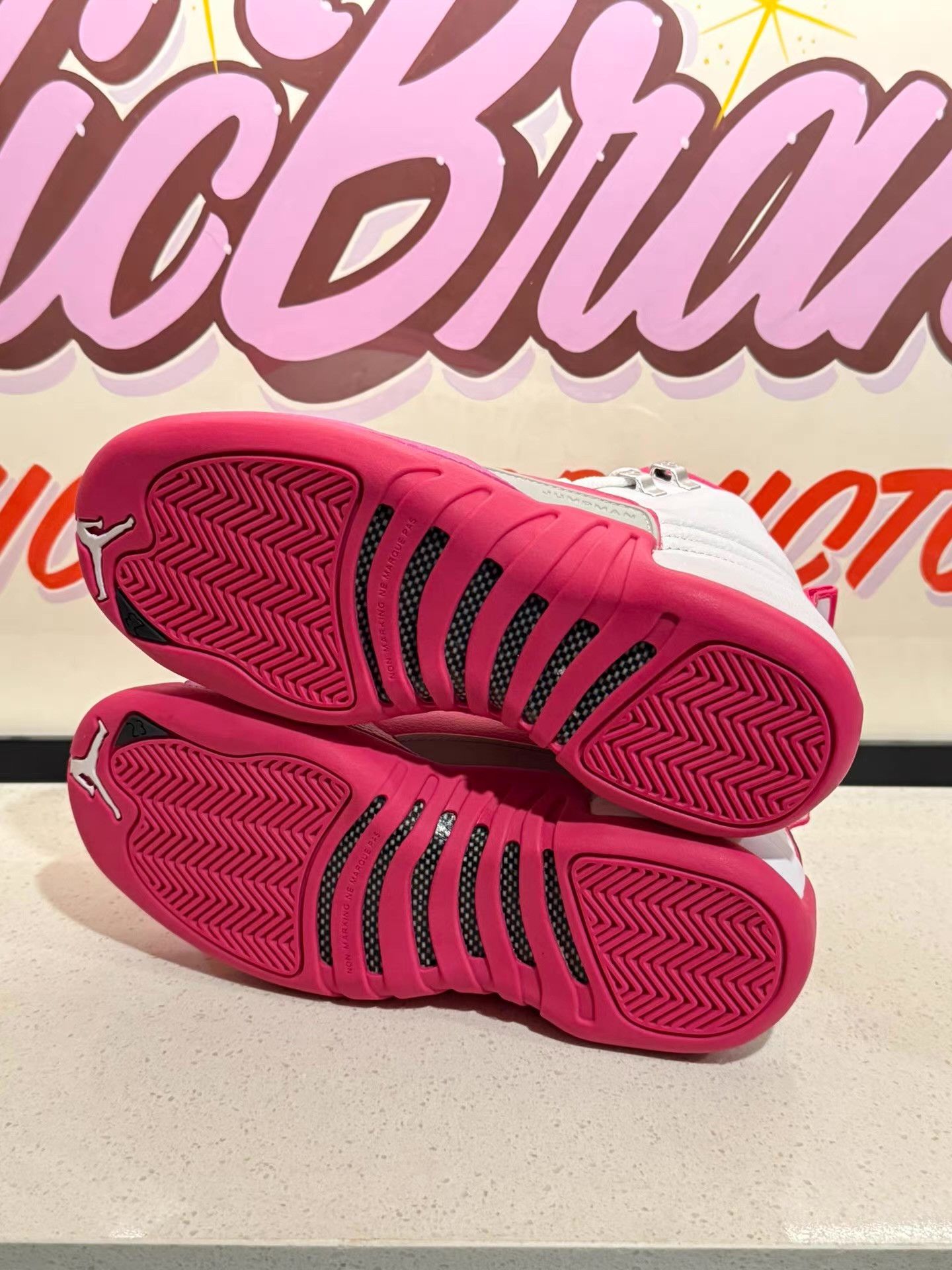 Nike Authentic Jordan Air Jordan 12 Valentine’s Day Ｑ20 Size US 5 / EU 37 - 4 Thumbnail