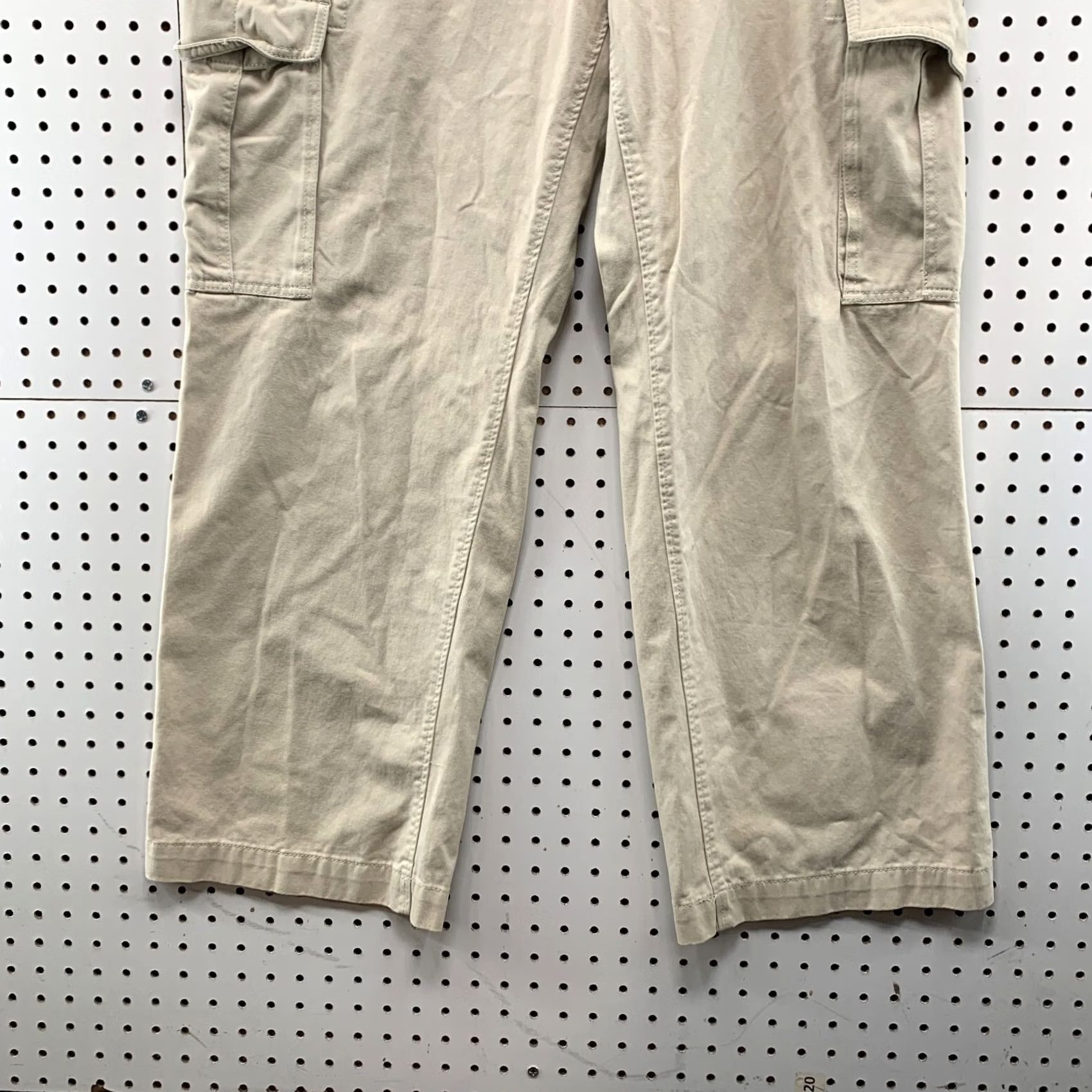 Old Navy VINTAGE Old Navy Cargo Pants Mens 42x32 Beige Loose Utility Pocket Skateboard Pants Mens Beige Cargo Pants Size US 42 / EU 58 - 3 Thumbnail