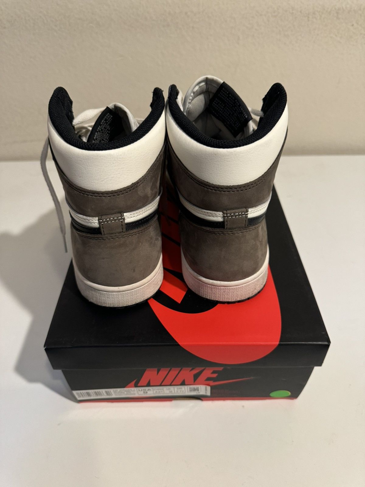Nike Air Jordan 1 Retro High Mocha/Black Size US 9 / EU 42 - 3 Thumbnail