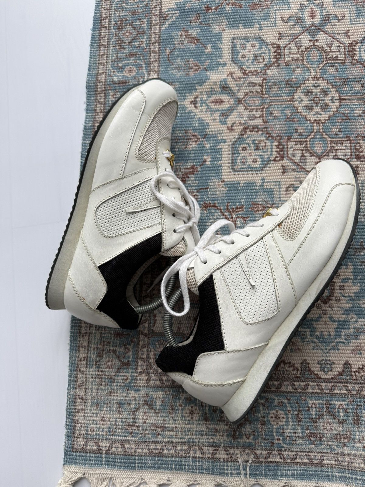 Versus Versace Versace Versus witch Gold Lion Buckle Leather Sneakers Sz 42 Size US 9 / EU 42 - 12 Thumbnail