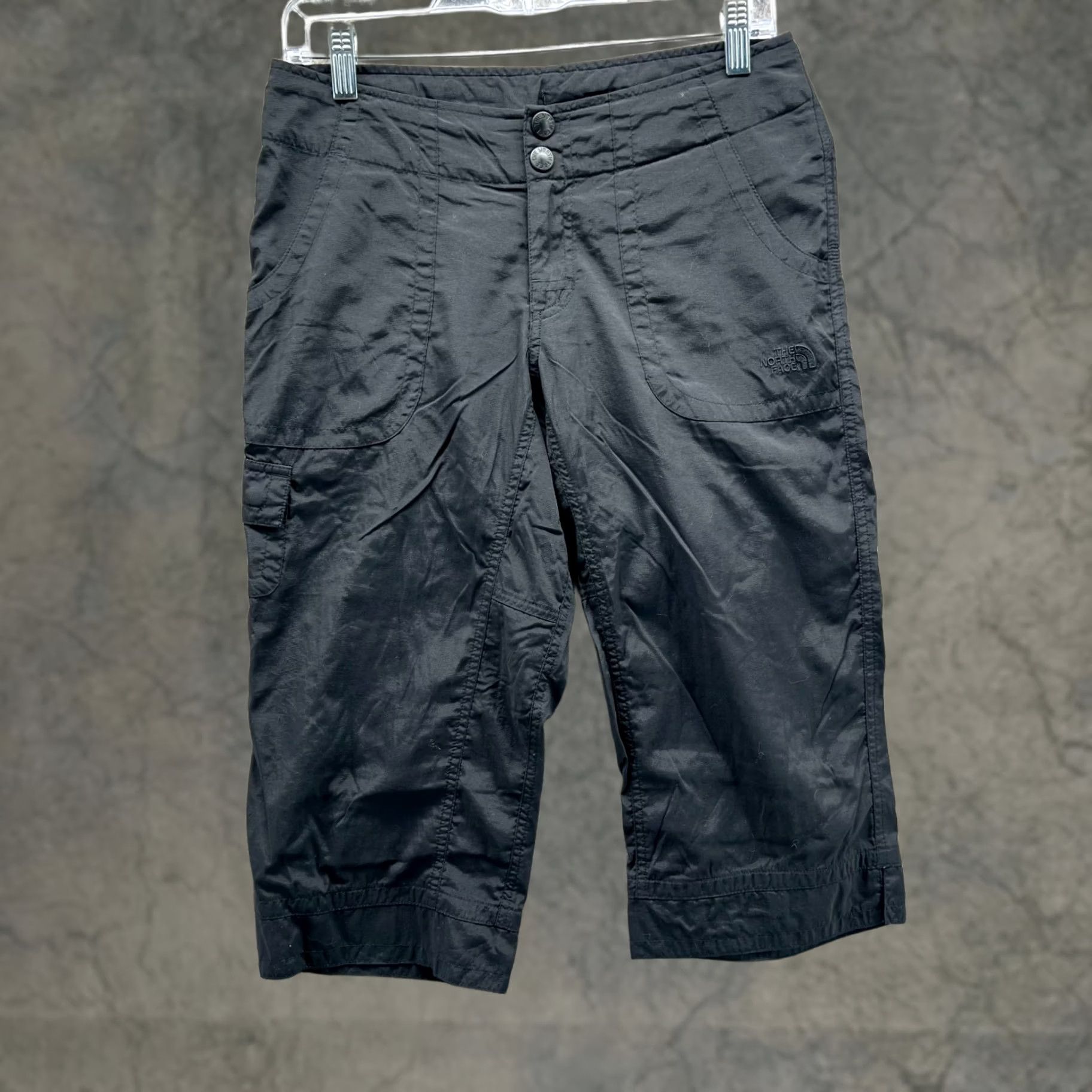 The North Face The North Face Pants Womens 4 Black Crop Outdoor Hiking Sweat Nylon Polyester Logo Pockets Straight Inseam 18 Regular ID: None Size 27" / US 4 / IT 40 - 1 Thumbnail