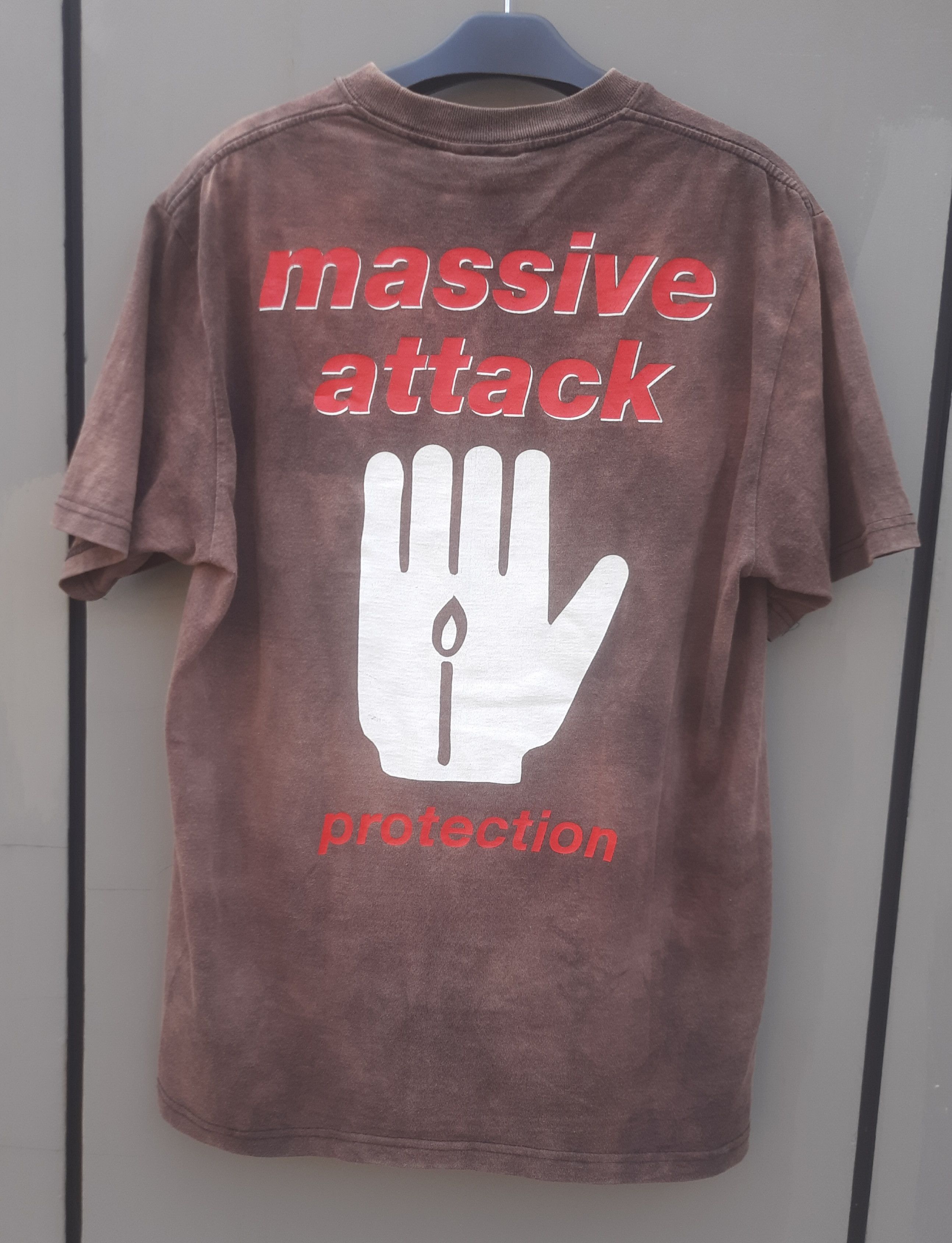 Band Tees × Streetwear × Vintage Massive Attack - 100th window T