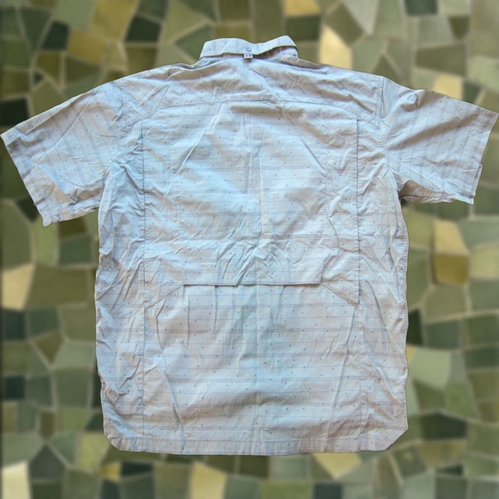 Under Armour VINTAGE Under Armour Shirt Men XL Grey Stretch Stripe Triangle Zip Pocket Short Sleeve Button-Up Shirt Size US XL / EU 56 / 4 - 1 Thumbnail