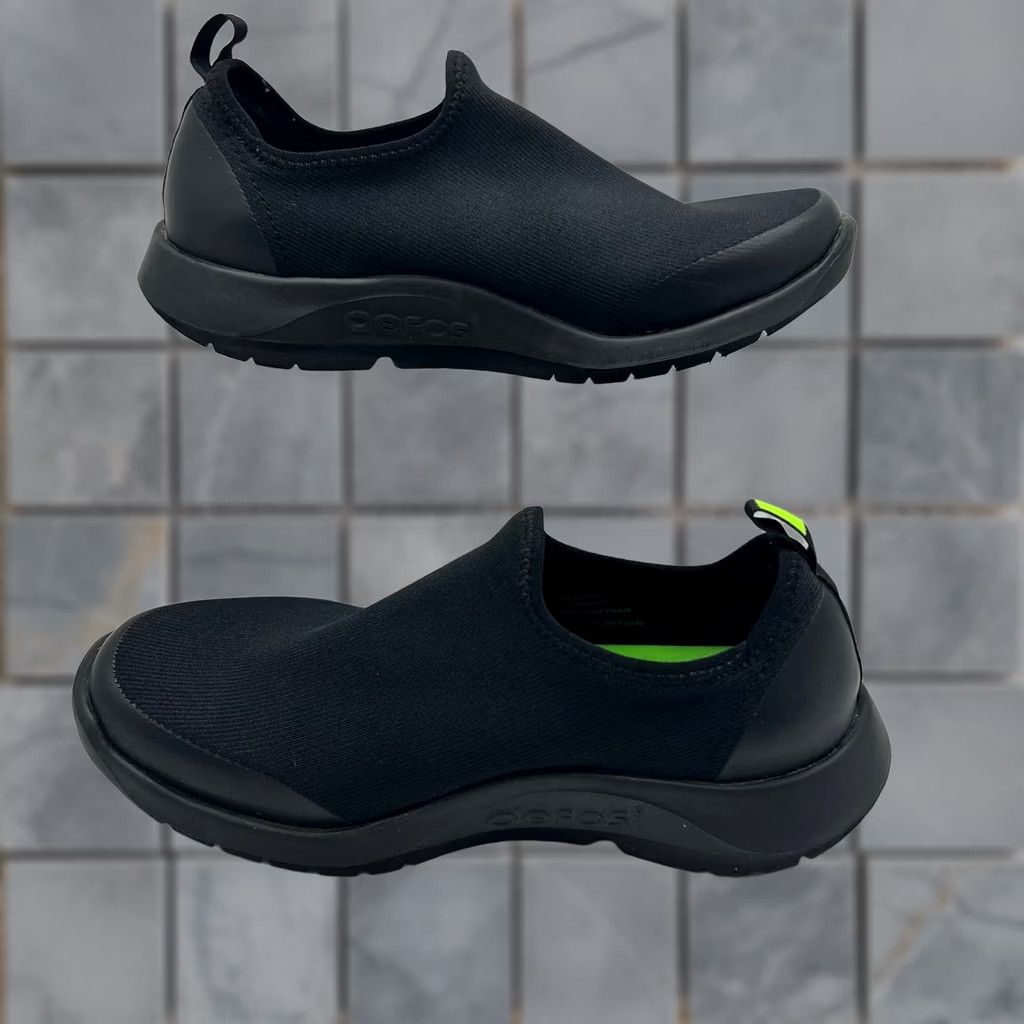 Vintage Oofos Womens 7 Black Slip On Low Top Sneakers Size M / US 6-8 / IT 42-44 - 1 Thumbnail