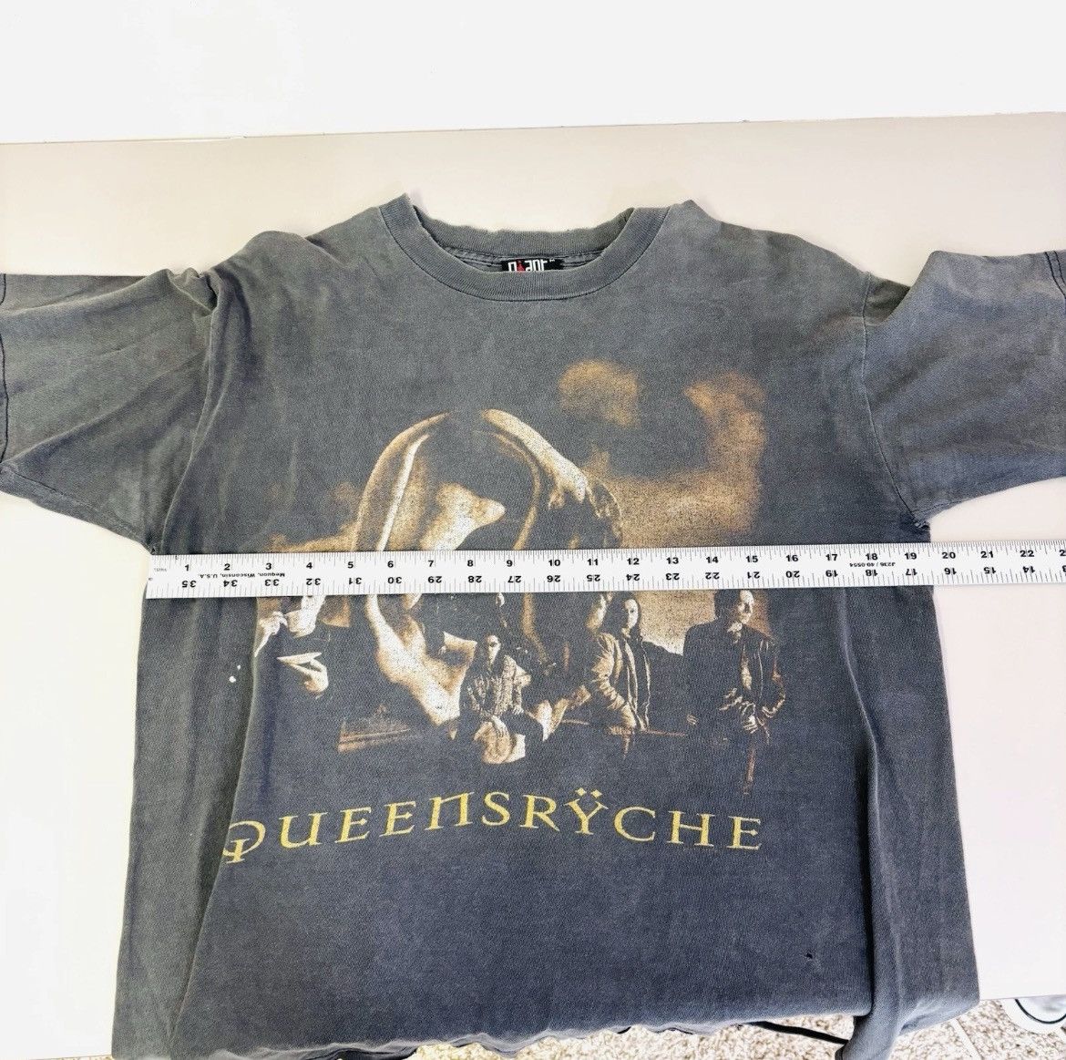 Vintage Vintage Faded Queensryche tee Size US M / EU 48-50 / 2 - 5 Thumbnail