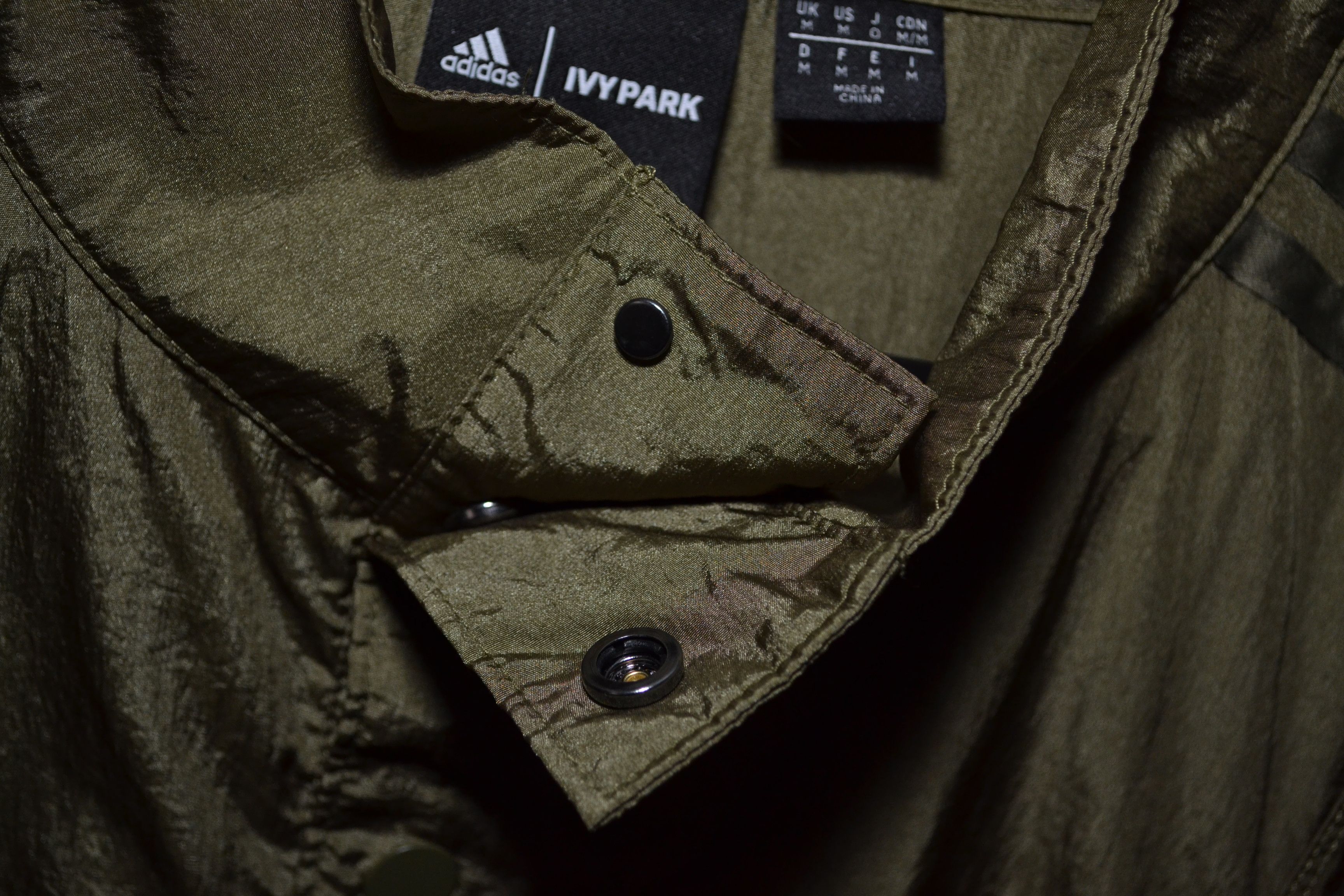 Adidas × Ivy Park Adidas x Ivy Park Unisex Nylon Metal IVP Anorak Jacket Olive Size US M / EU 48-50 / 2 - 12 Thumbnail