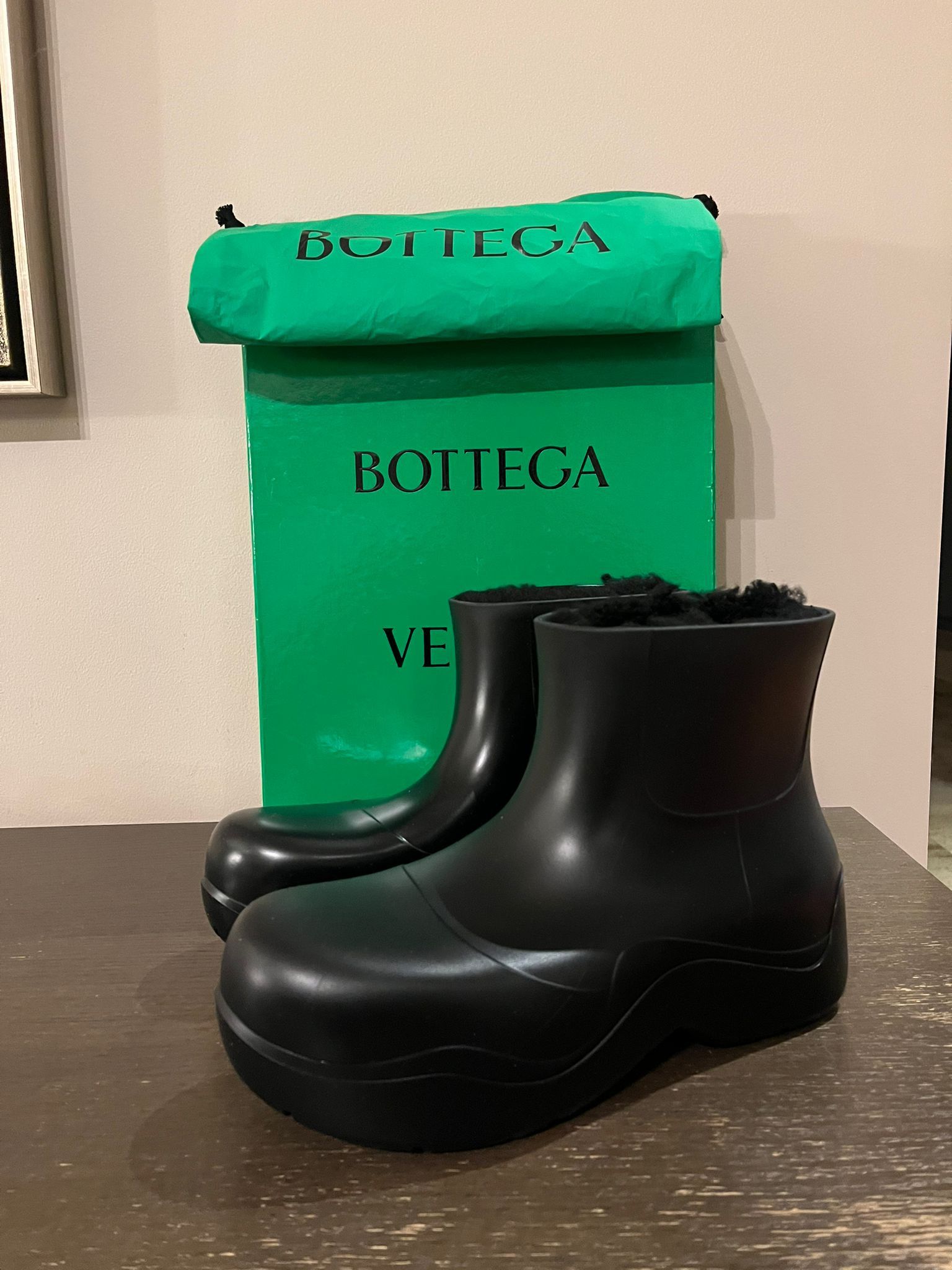 Bottega Veneta o1rshd1 Q:2 / Puddle Boots Cozy Shearling Interior in Black Size US 12 / EU 45 - 10 Thumbnail
