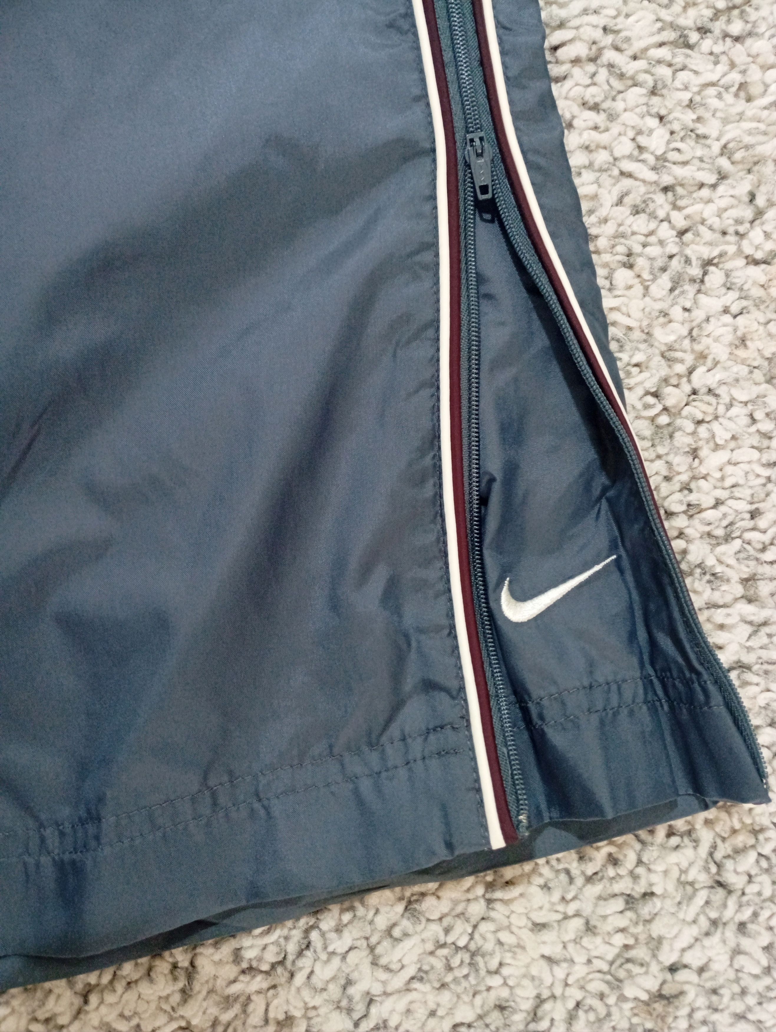Nike NIKE 90's BAGGY SWOOSH LOGO TRACK PANTS RARE RETRO Y2K Size US 34 / EU 50 - 8 Thumbnail