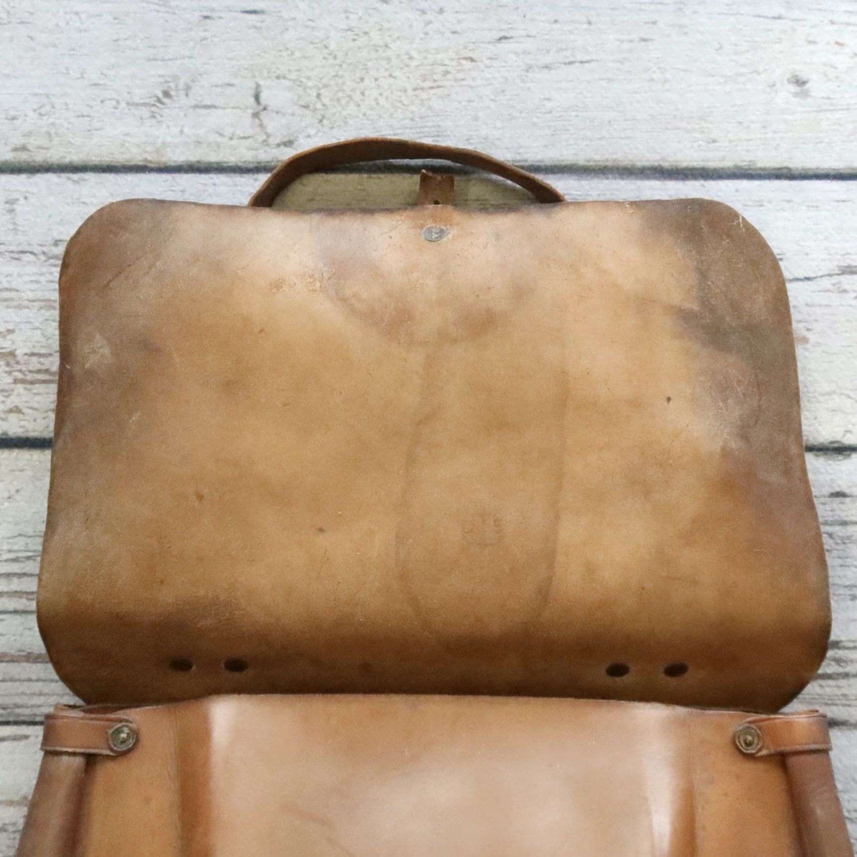 Vintage VINTAGE USPS US Mail Messenger Bag 1944 Made in USA Mens Brown Leather 1940s, Messenger Bag, Vintage, US Mail, Made in USA, 1944, Brown, Leather, Mens Size ONE SIZE - 7 Thumbnail