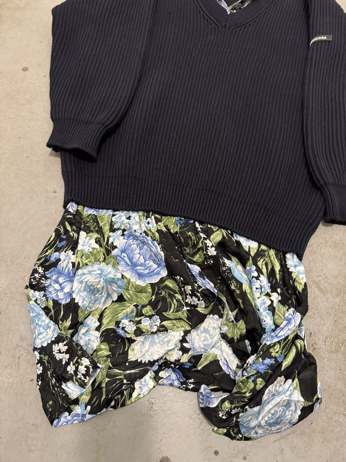 Balenciaga *RARE* BALENCIAGA DEMNA OVERSIZED LAYERED TROMPE OEIL FLORAL Size L / US 10 / IT 46 - 3 Thumbnail