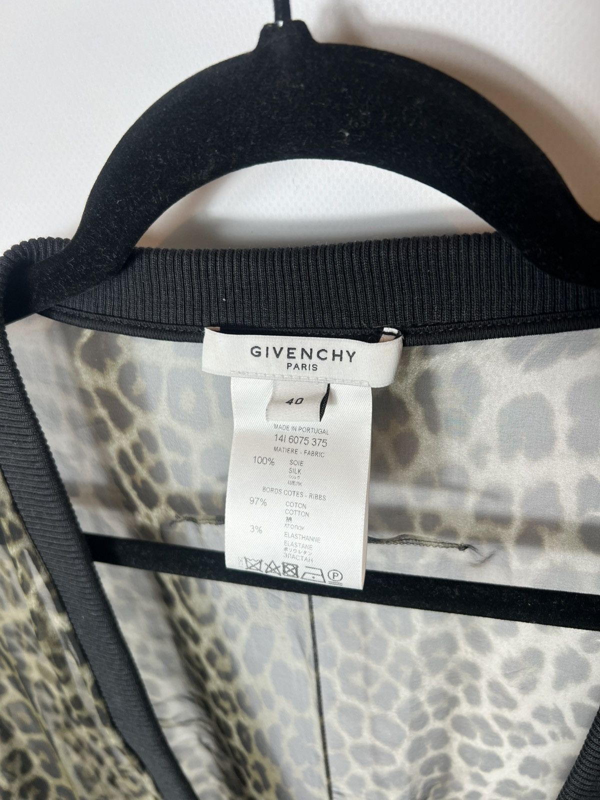 Givenchy Vintage very rare luxury Givenchy Leopard Print Silk Blouse Size M / US 6-8 / IT 42-44 - 6 Thumbnail