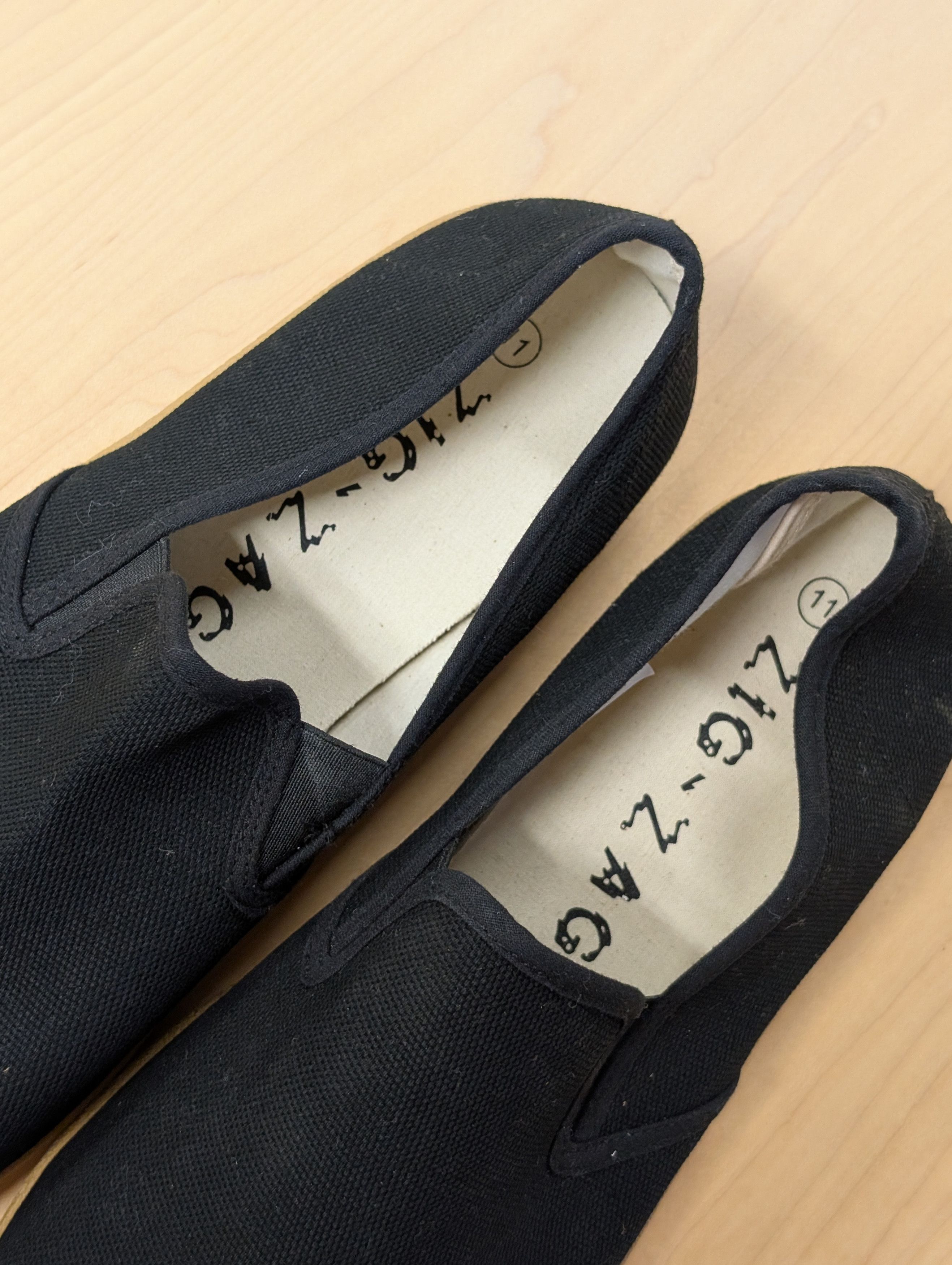 Other Zig Zag Wino Shoes-Black Slip-On Tan Sole -7206BK Size US 11 / EU 44 - 7 Thumbnail