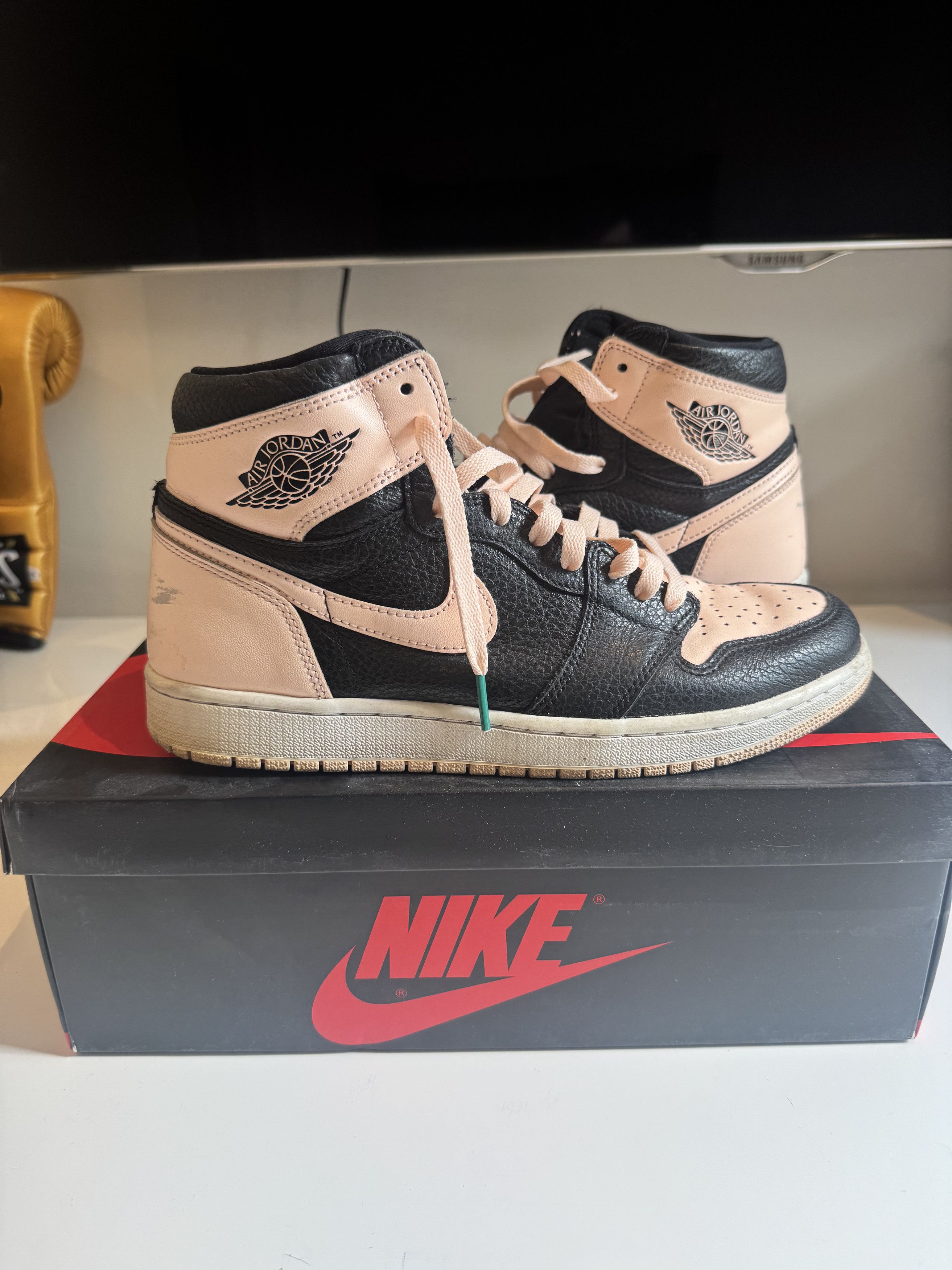 Jordan Brand × Nike Nike Jordan 1 High Black Crimson Tink Pink Size US 10 / EU 43 - 1 Thumbnail