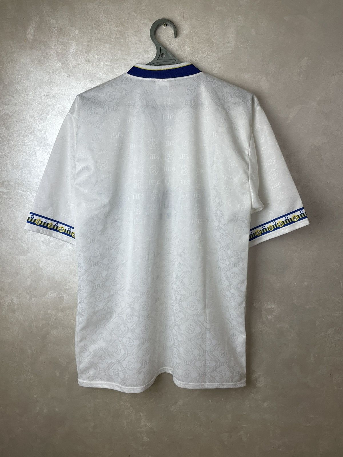 Vintage Leeds United 1992 1993 Home soccer jersey football shirt L Size US L / EU 52-54 / 3 - 11 Thumbnail