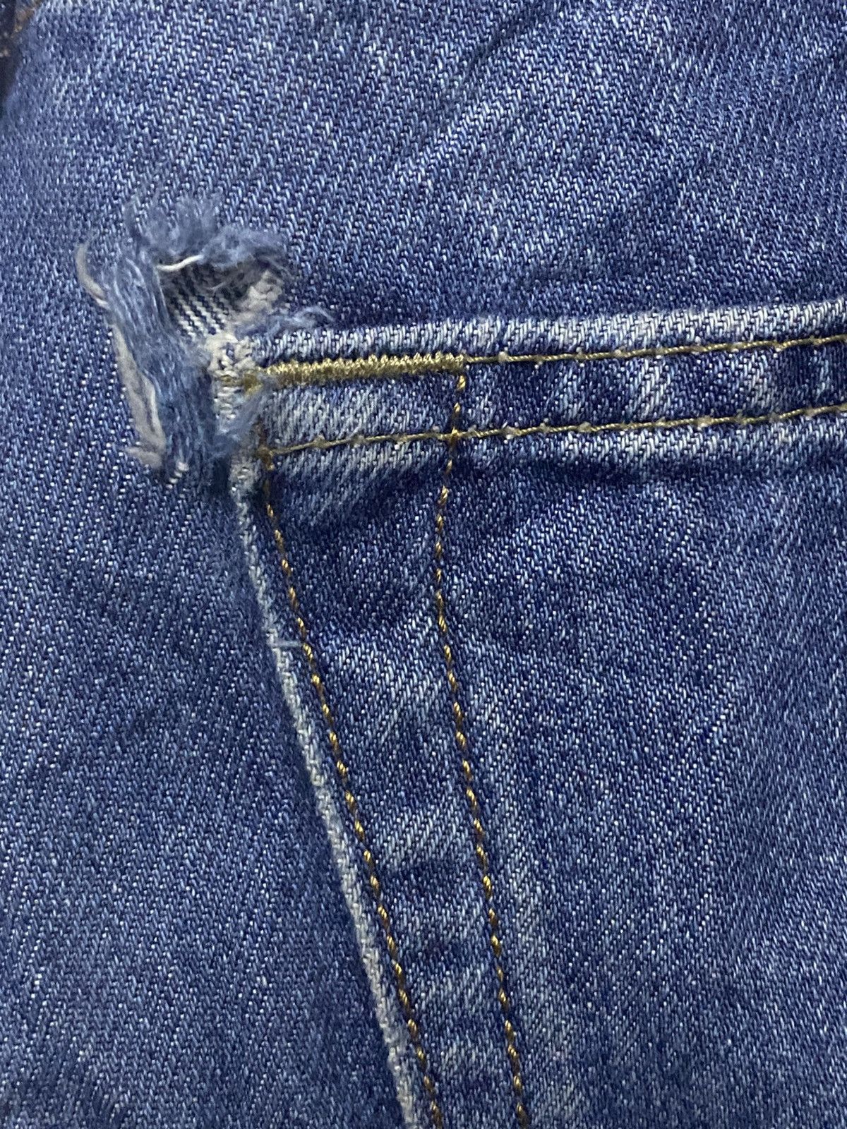 Uniqlo Vintage Japanese Brand Uniqlo Blue Wash Distressed Slim Jean Size US 33 - 10 Thumbnail