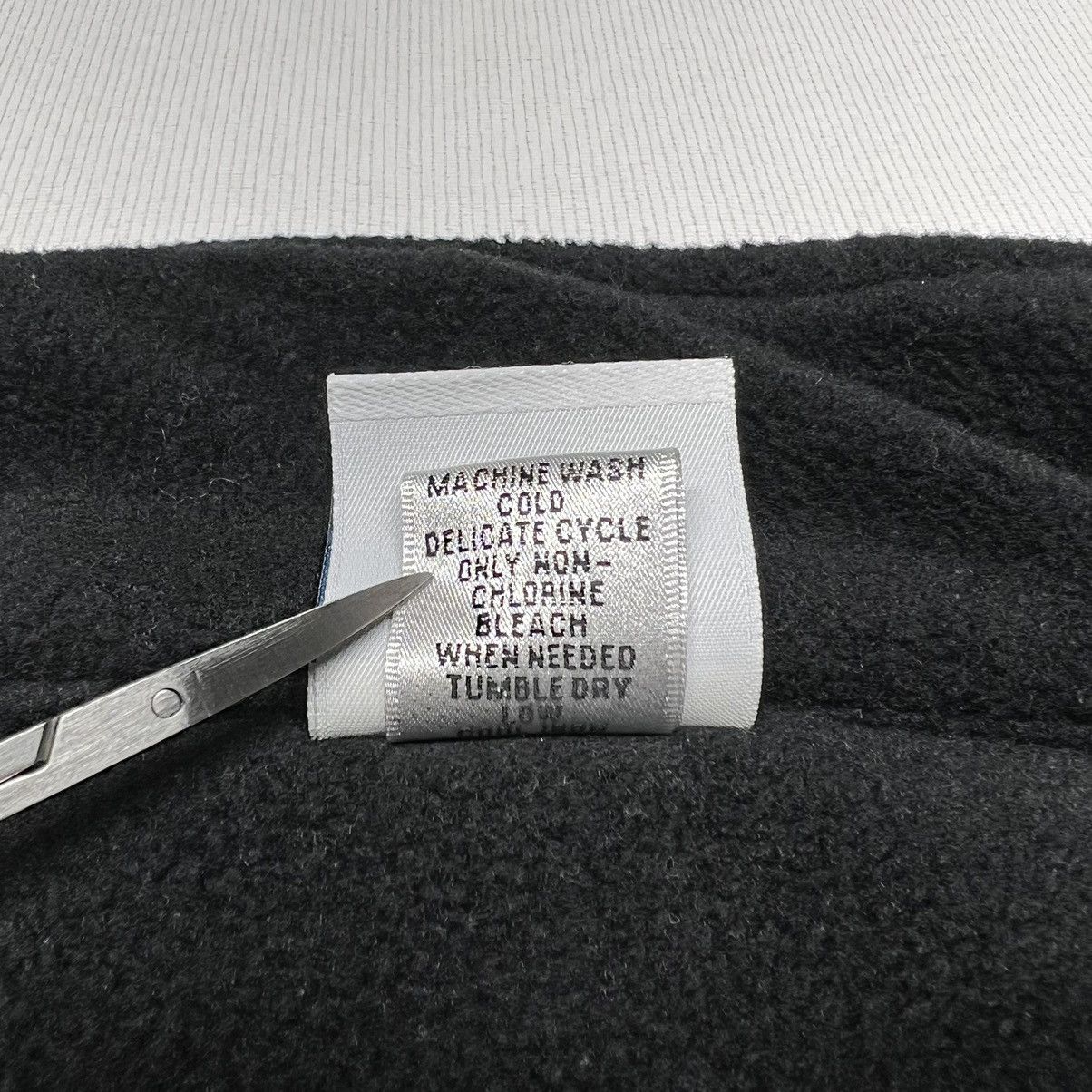 Vintage VTG Hilton Casinos Sweatshirt Black Fleece Pullover Y2K Size US XL / EU 56 / 4 - 9 Thumbnail