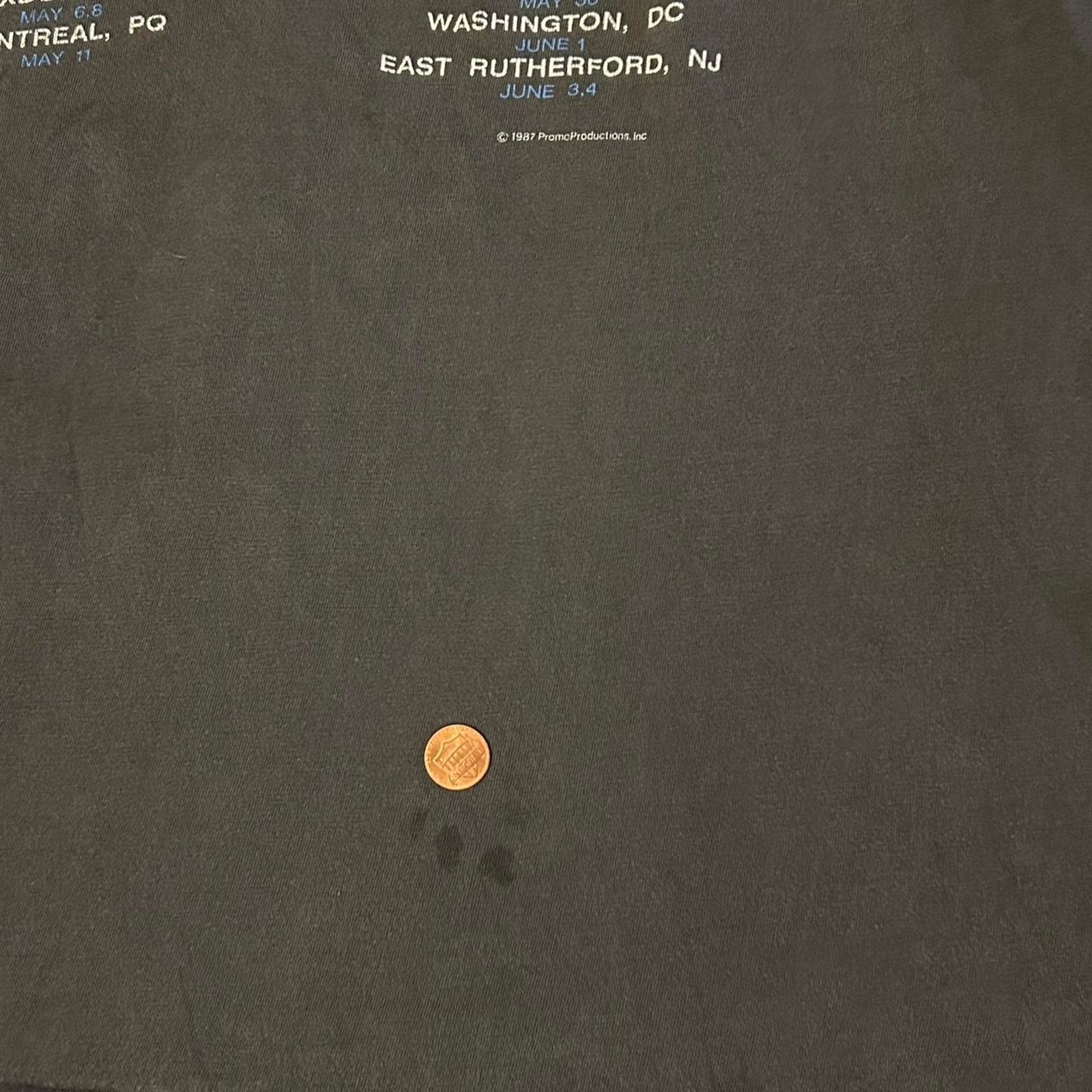 Pink Floyd Vintage 1987 pink floyd world Size US L / EU 52-54 / 3 - 7 Thumbnail