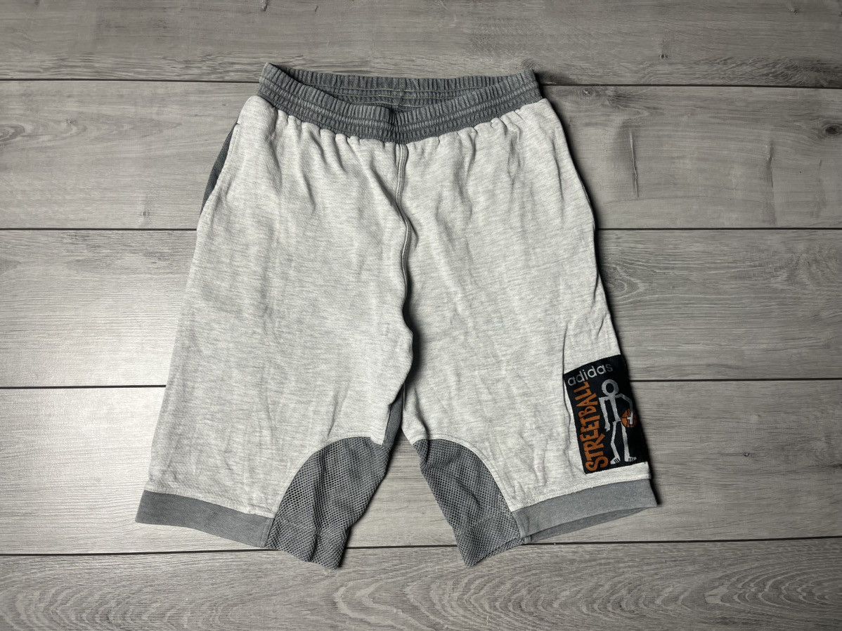 Adidas Vintage Adidas Basketball Shorts Cotton size Medium Size US 32 / EU 48 - 1 Thumbnail