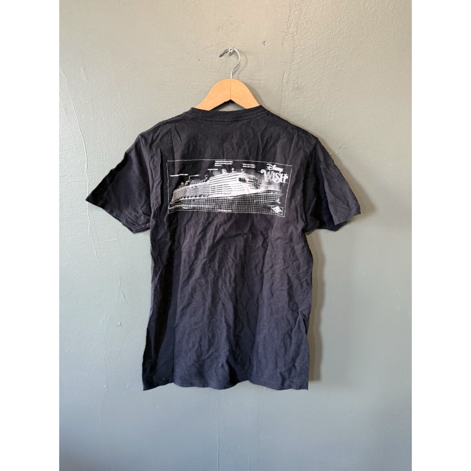 Disney Disney Cruise Line Mens Black Short Sleeve Graphic T-shirt Size Medium Size US M / EU 48-50 / 2 - 2 Thumbnail