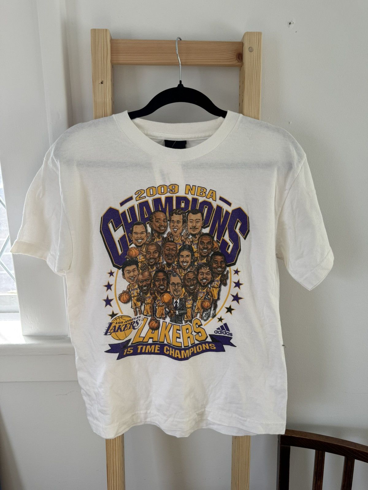 Vintage Vintage 2009 Lakers Championship tee (Youth XL Fits XS/S) Size US XS / EU 42 / 0 - 1 Thumbnail