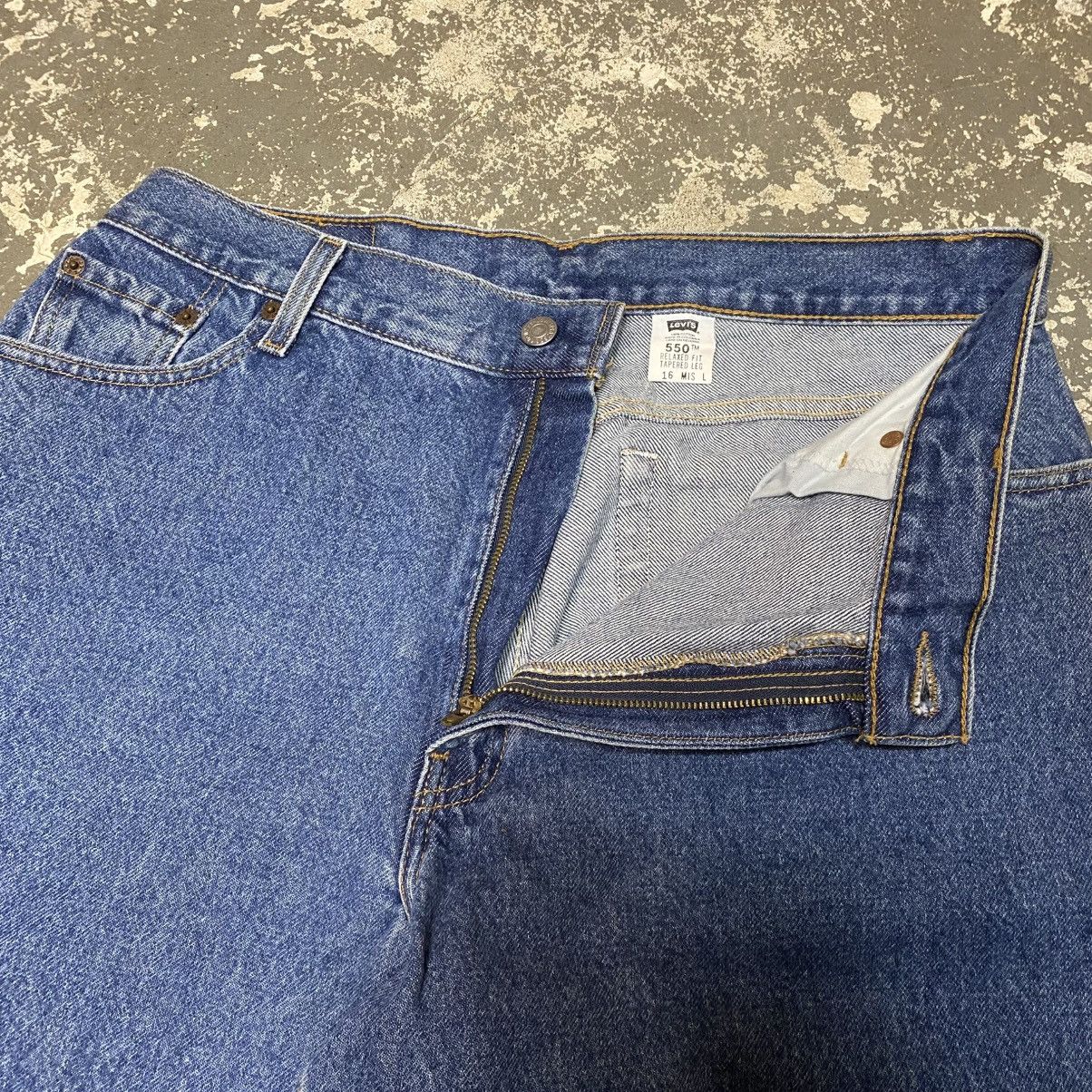 Levi's × Vintage Vintage Levi’s 550 Relaxed Fit Blue Denim Jeans 90s Size US 33 - 6 Thumbnail