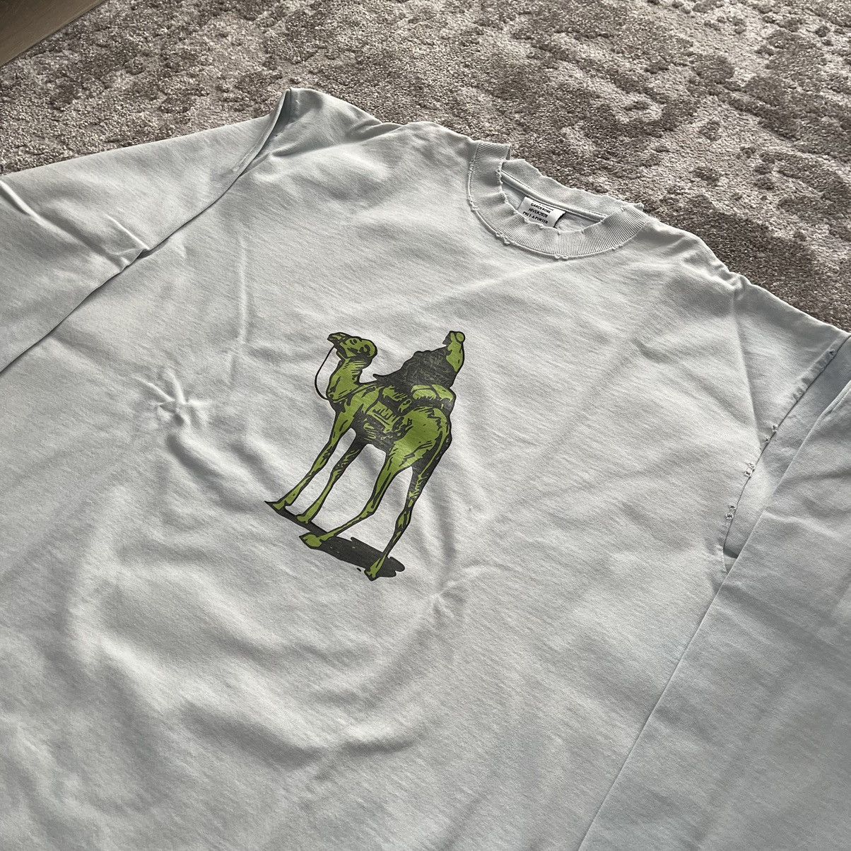 Vetements VETEMENTS AW19 SILK ROAD CAMEL LONG SLEEVE T-SHIRT Size US S / EU 44-46 / 1 - 2 Thumbnail