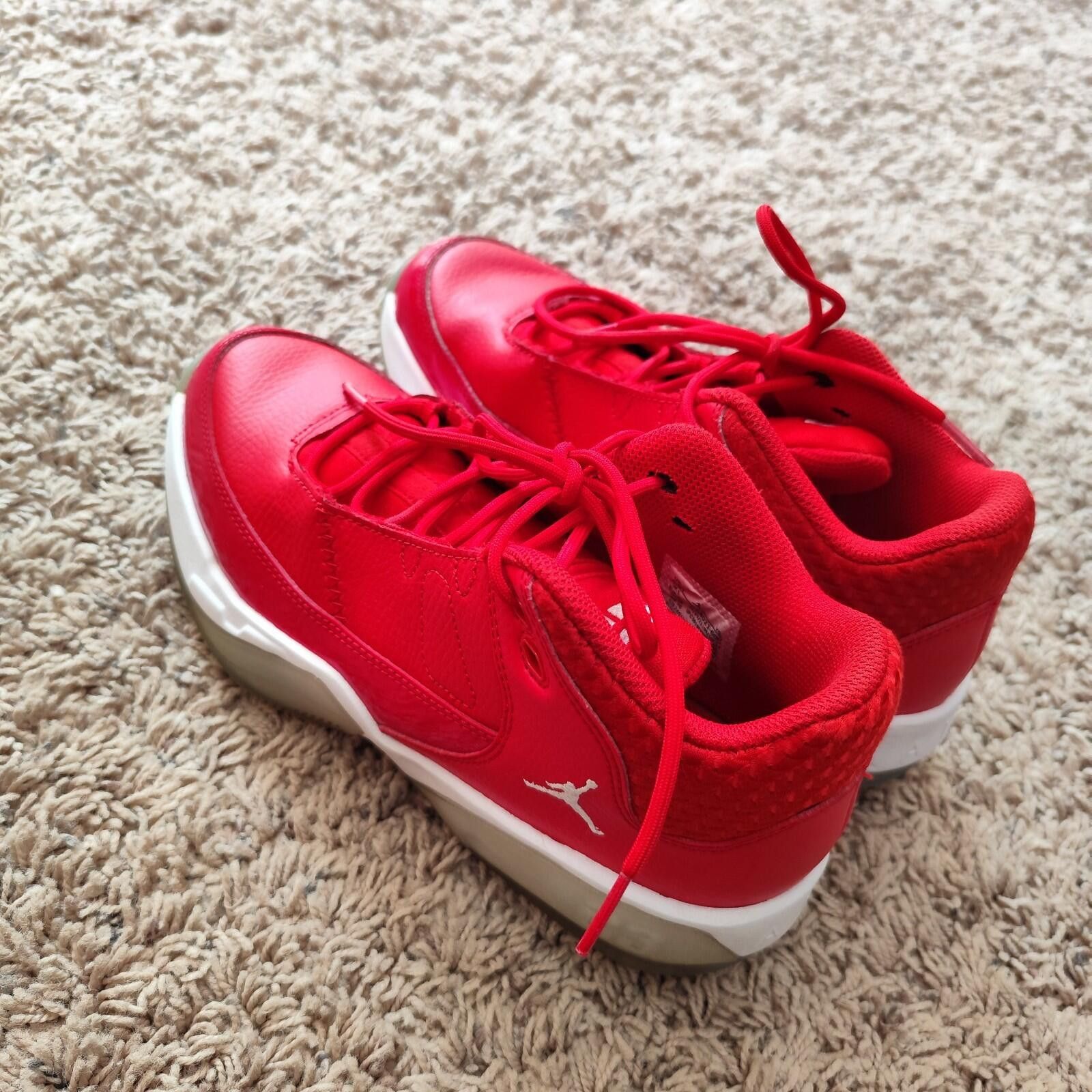 Jordan Brand jordan Air max aura 3 Red Athletic Shoes Youth Boys sz 5.5 Size US 5.5 / EU 38 - 2 Thumbnail