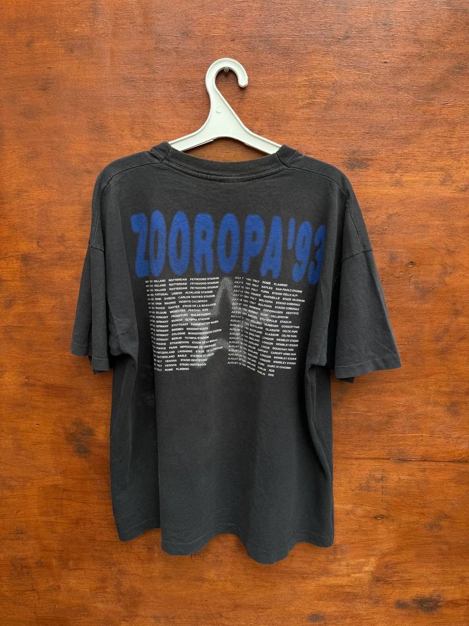 Band Tees U2 1993 ZOOROPA European Tour sz XL Size US XL / EU 56 / 4 - 2 Thumbnail