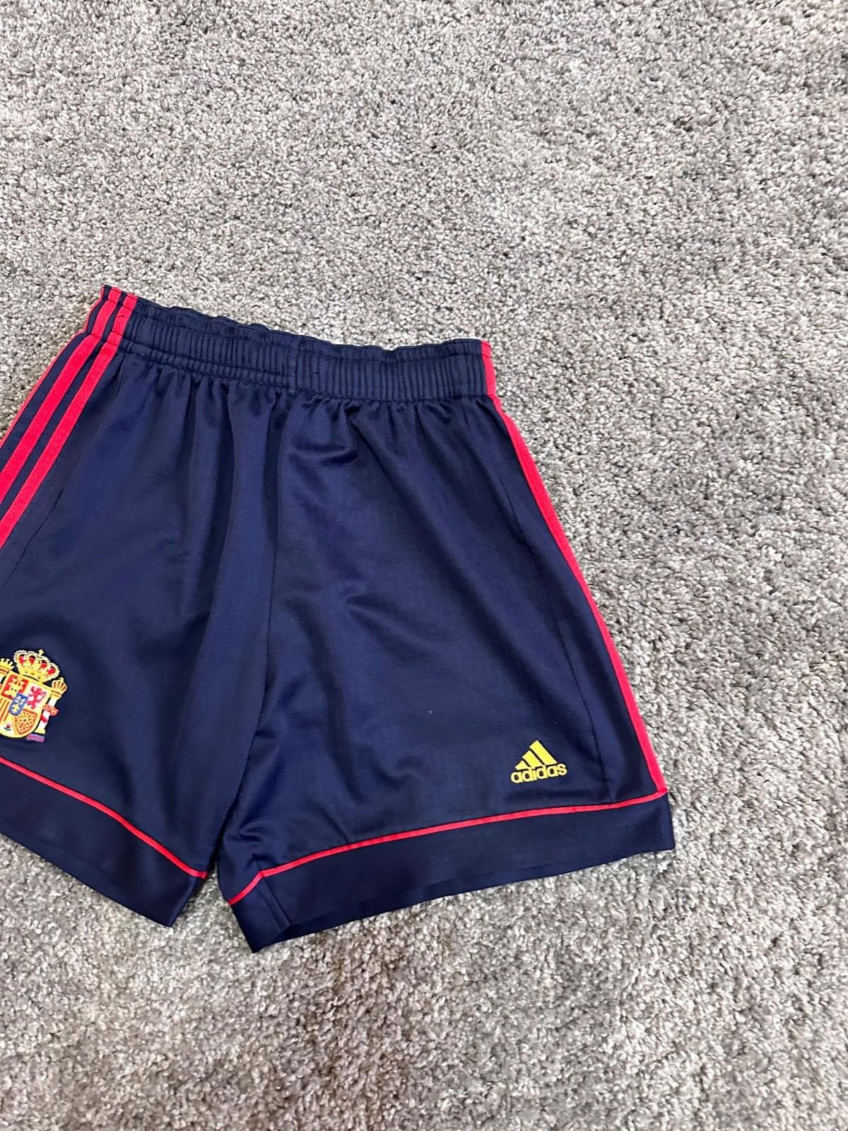 Adidas SPAIN 1998 1999 HOME FOOTBALL SOCCER SHORTS ADIDAS sz M MEN Size US 34 / EU 50 - 3 Thumbnail