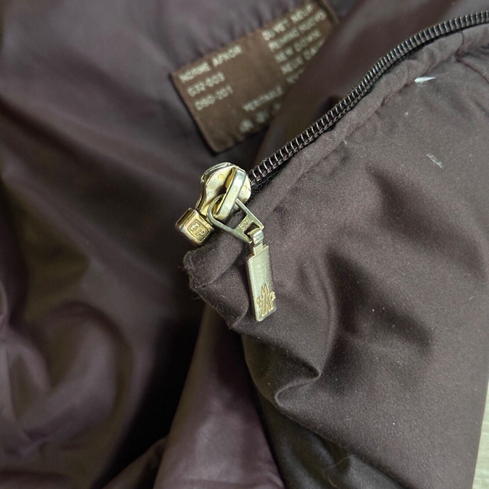Moncler Moncler Vintage 90s Puffer Down Jacket 8385AC Size M / US 6-8 / IT 42-44 - 5 Thumbnail