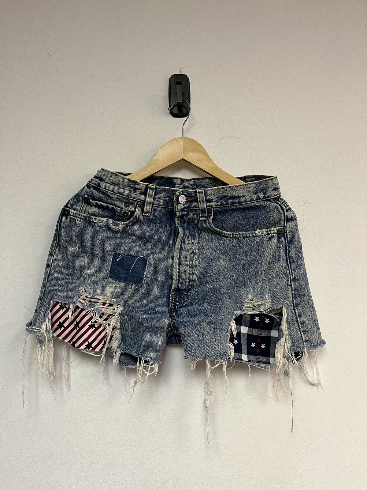 Vintage 80’s Levi’s Shorts Size 28" / US 6 / IT 42 - 1 Thumbnail