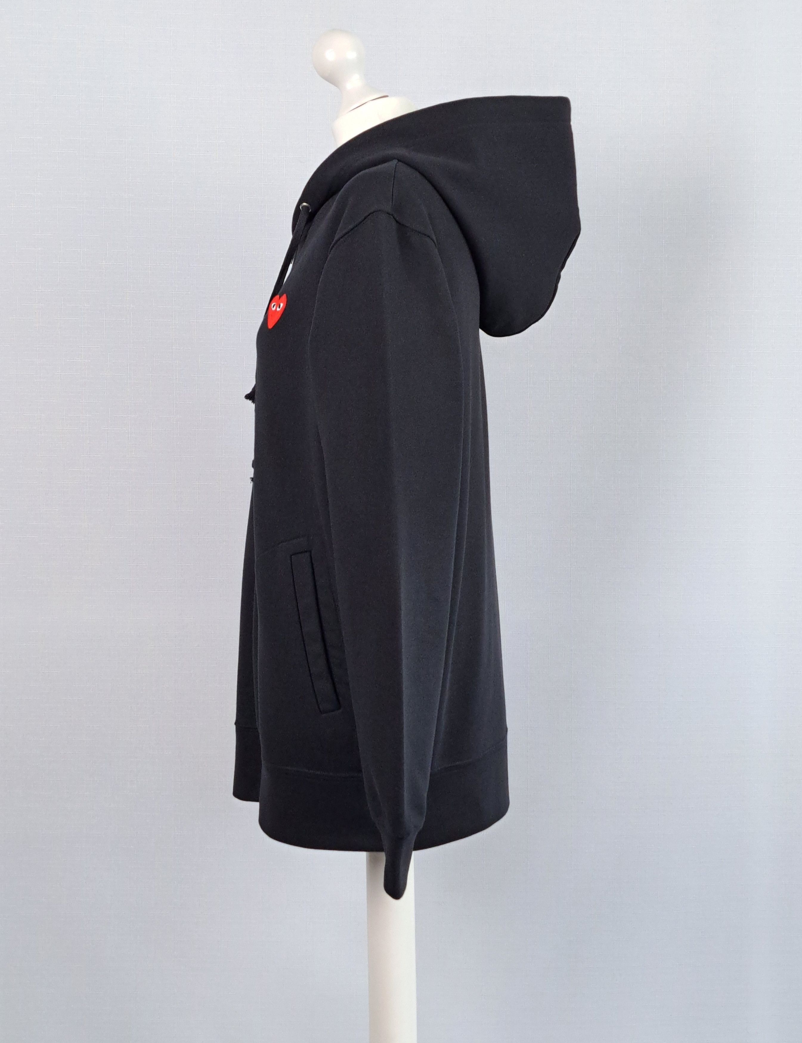 Comme Des Garcons PLAY zip-up hoodie. Size XL