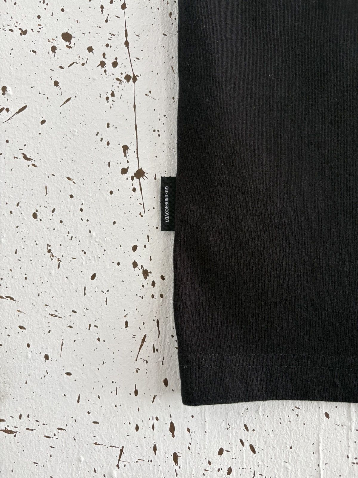 Undercover GU X Undercover Apple T-shirt Size US L / EU 52-54 / 3 - 9 Thumbnail