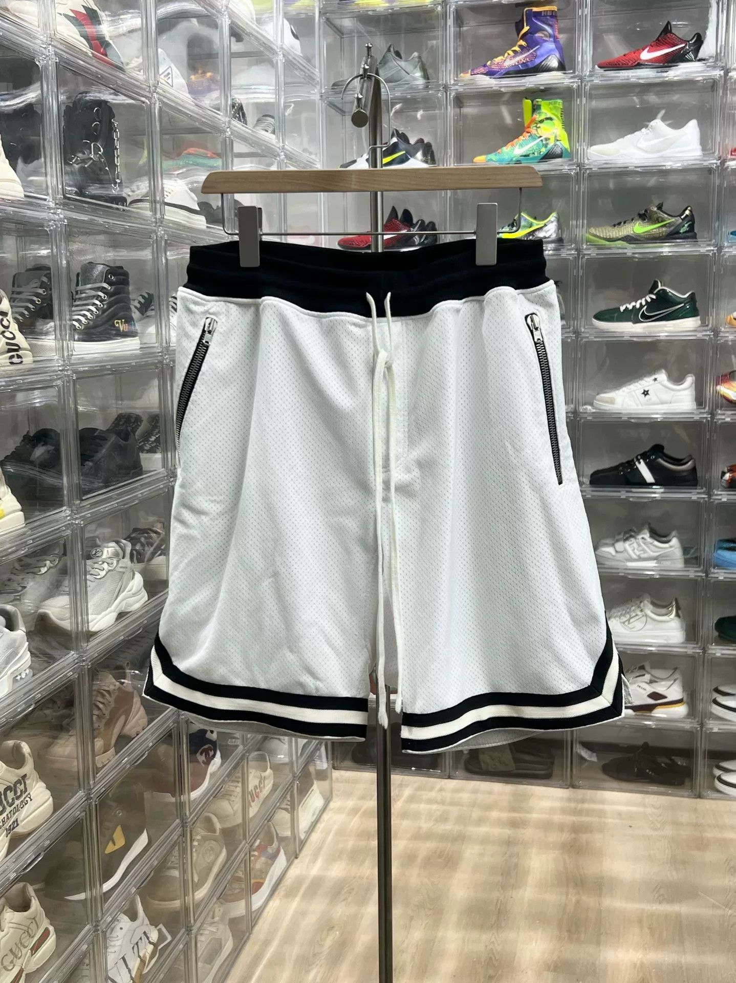 Fear of God Fear of God White Shorts 32 Men Size US 32 / EU 48 - 1 Thumbnail