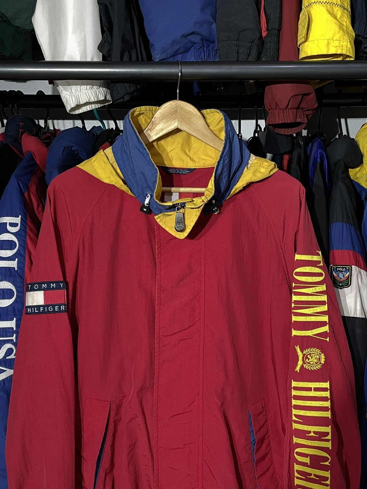 Tommy Hilfiger × Vintage Jacket Tommy Hilfiger Spell Out 90’s Vintage Size US L / EU 52-54 / 3 - 2 Thumbnail