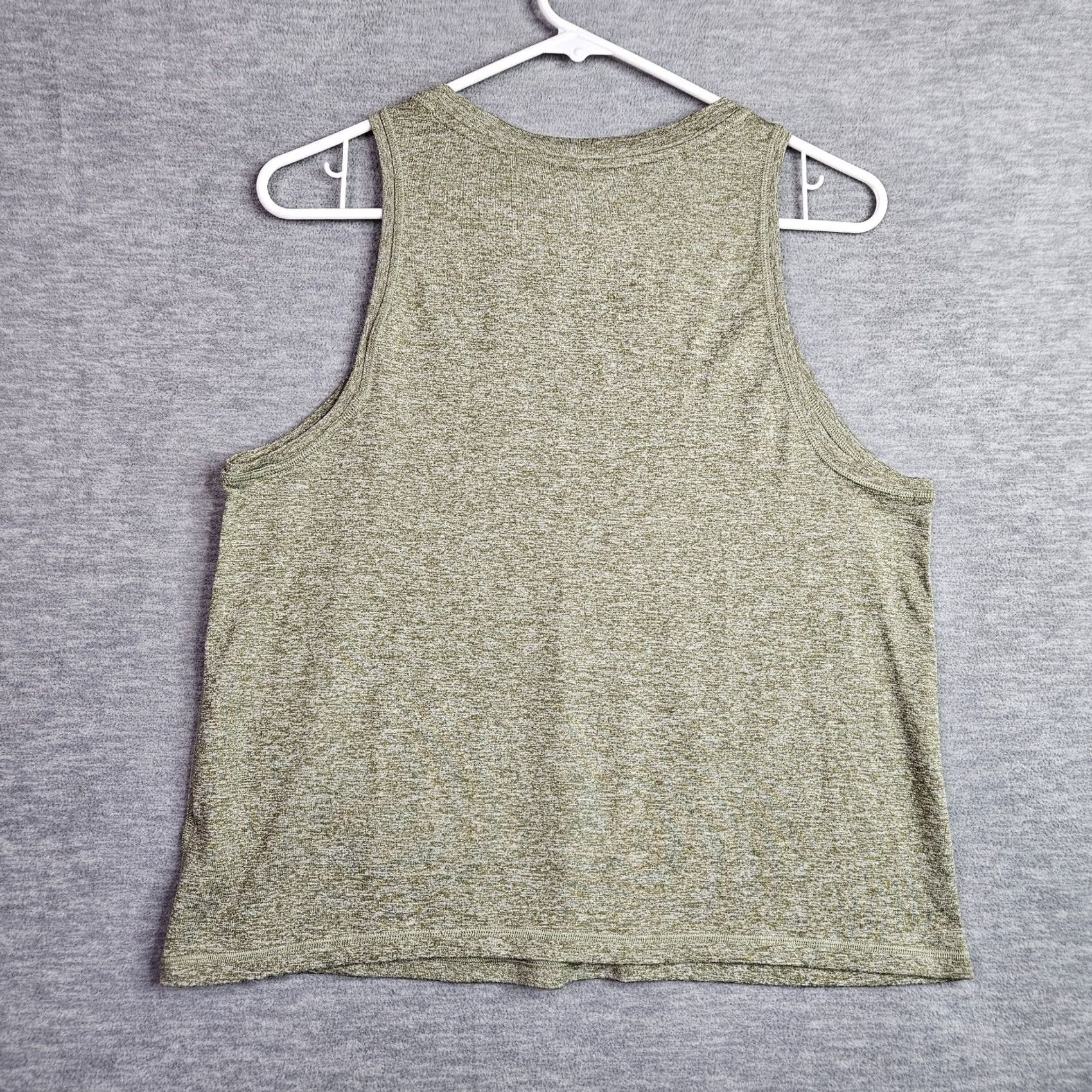 Athleta Athleta Tank Womens Sage Green Workout Gym Tank Top S Sleeveless Regular Size S Green Solid 40s? Size S / US 4 / IT 40 - 2 Thumbnail